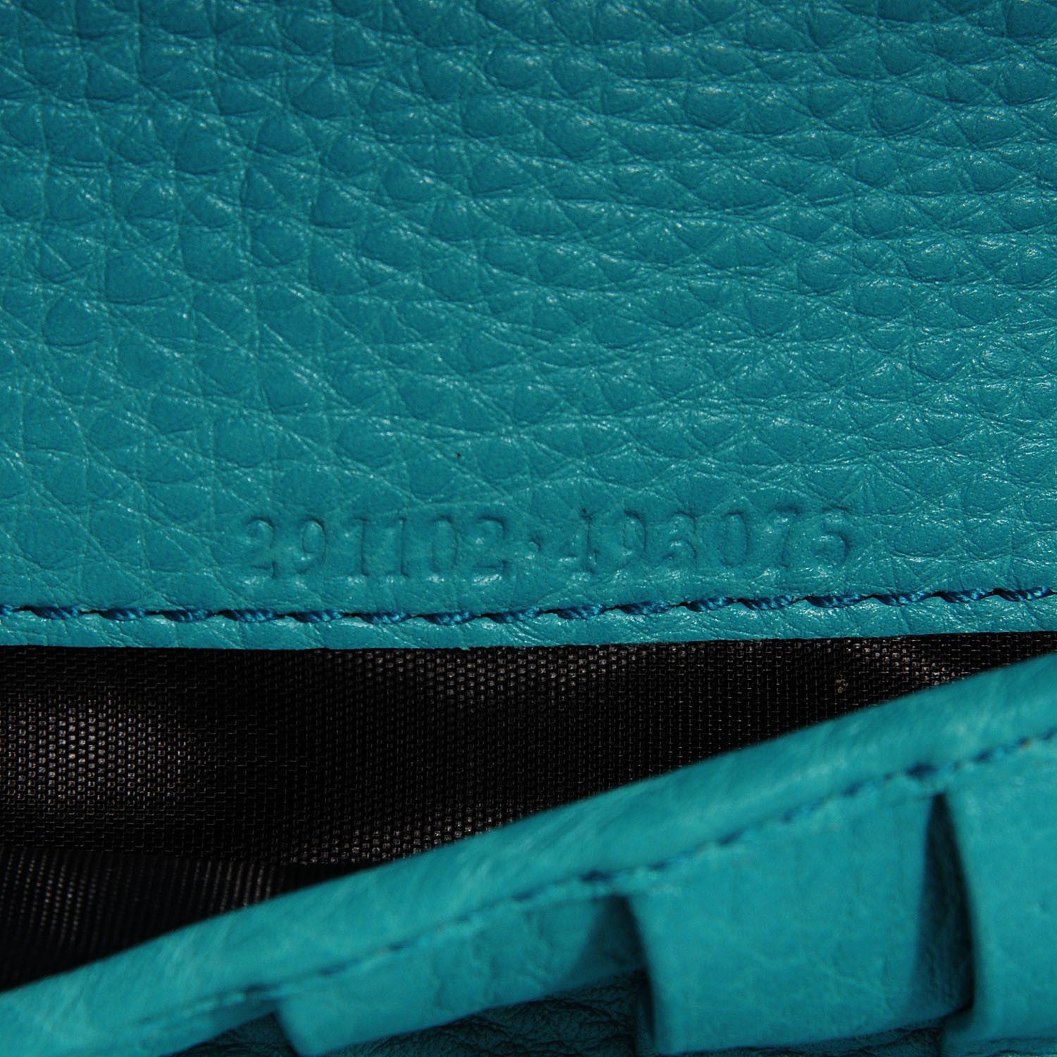 Gucci Pebbled Calfskin Soho Zip Around Wallet Deep Cobalt 7 of 7
