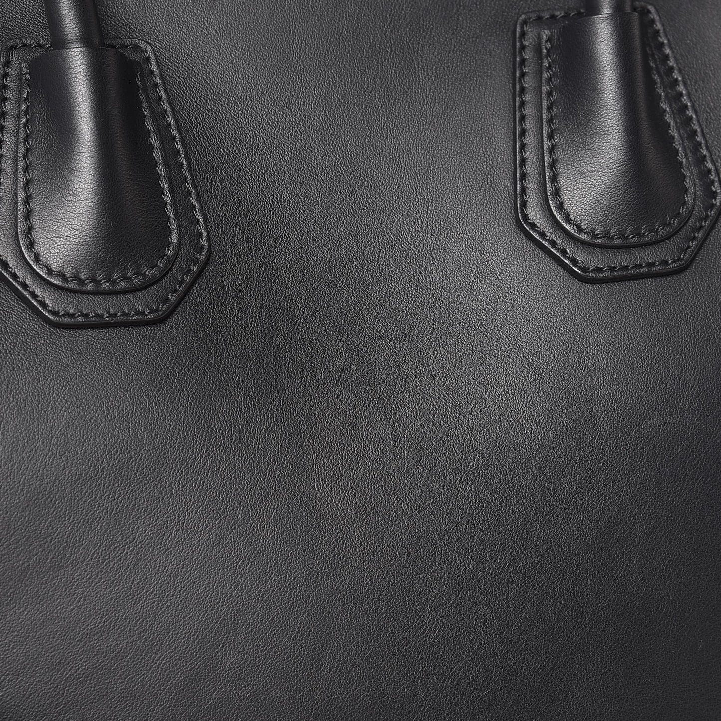 Calfskin Stitched Medium Antigona Black