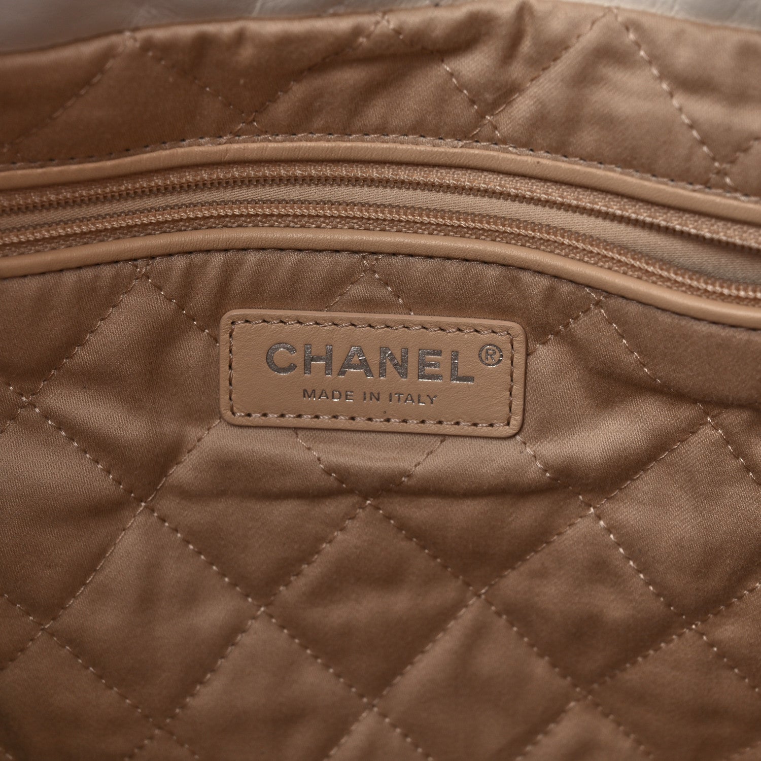 Chanel Shiny Calfskin Quilted Chanel 22 White 7 of 11