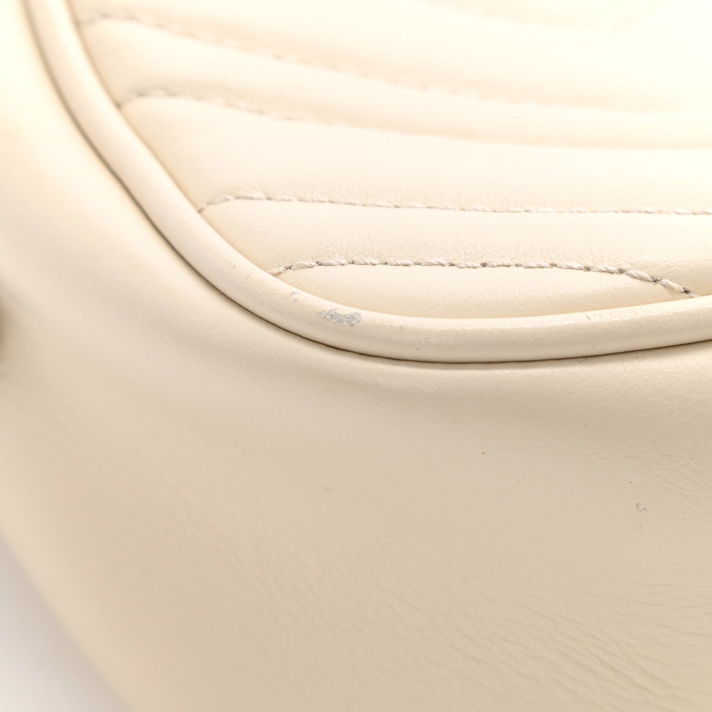 Calfskin Matelasse Small GG Marmont Chain Shoulder Bag White