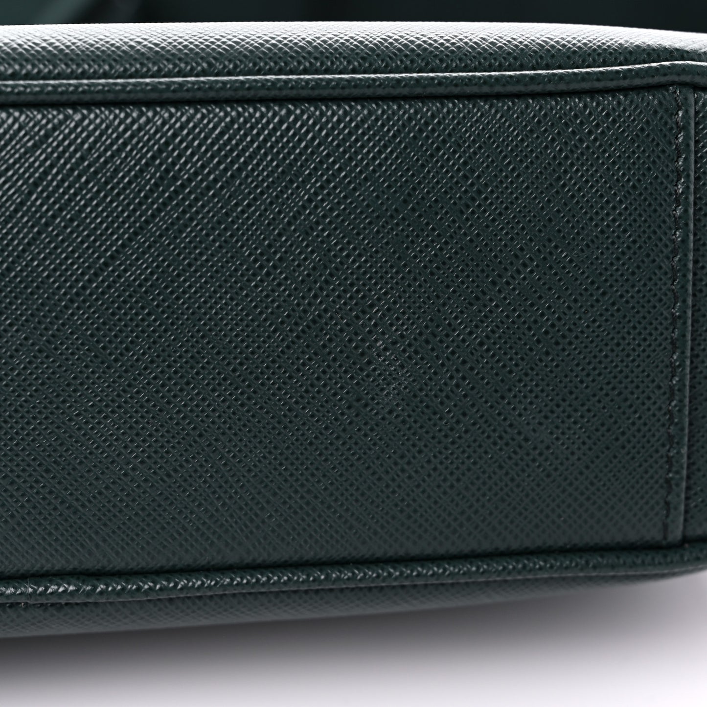 Saffiano Lux Re-Edition 2005 Shoulder Bag Smeraldo
