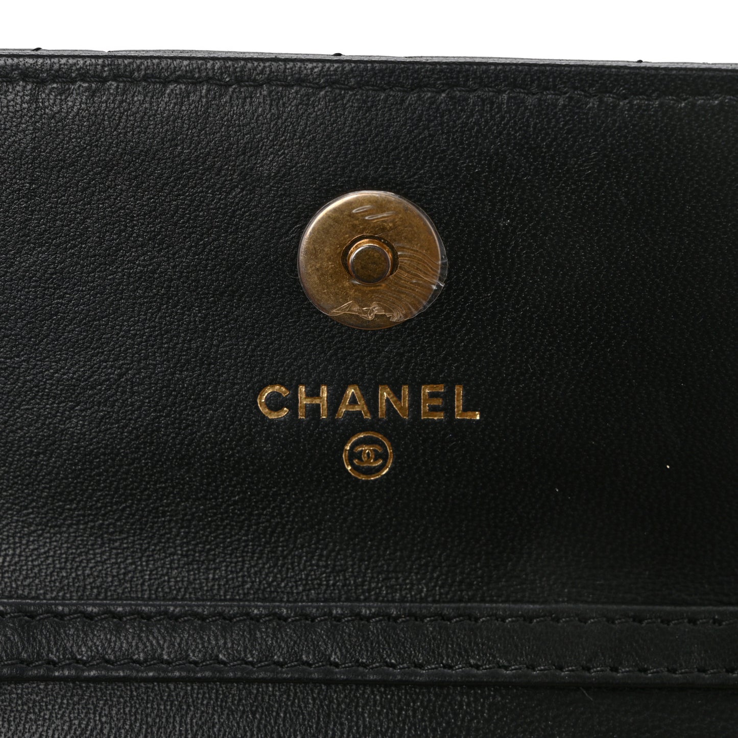 Lambskin Quilted Pearl Crush Clutch With Chain Black