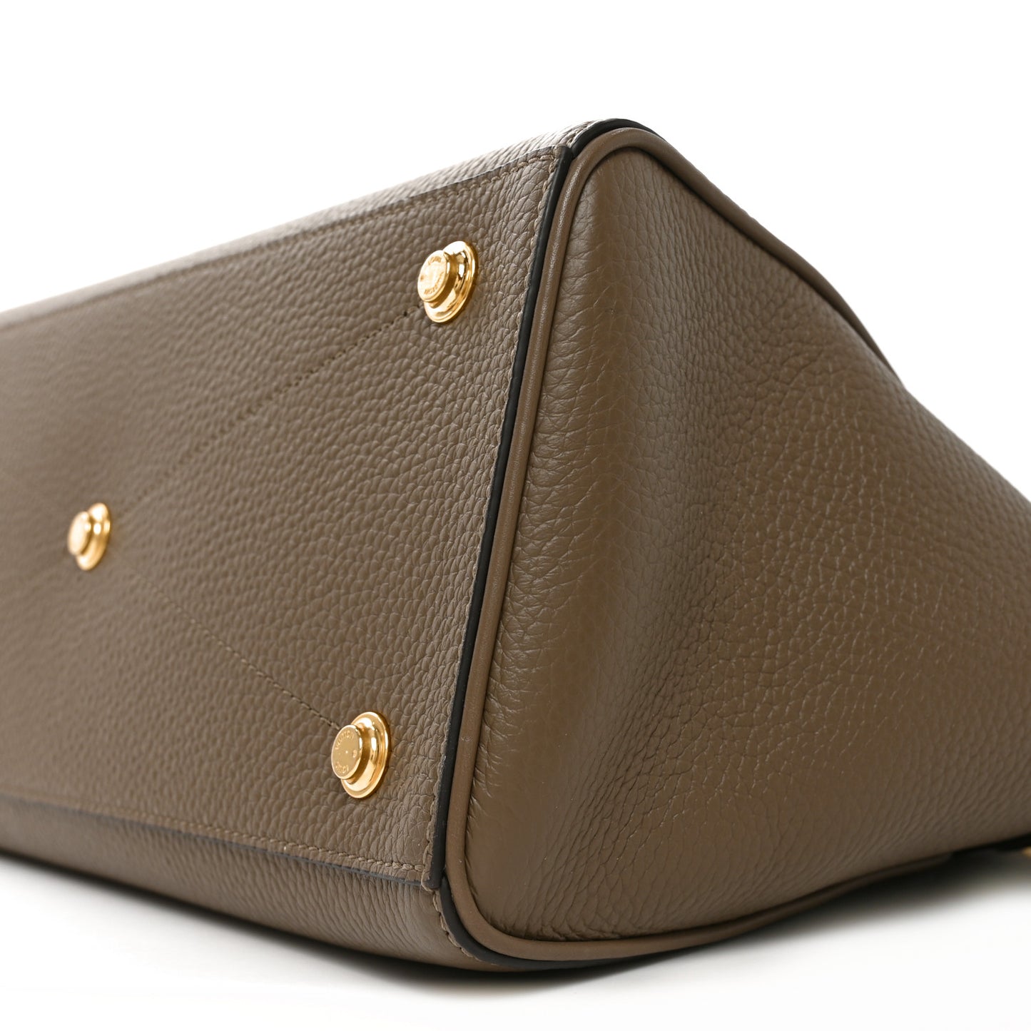 Taurillon Calfskin Vendome MM Earth