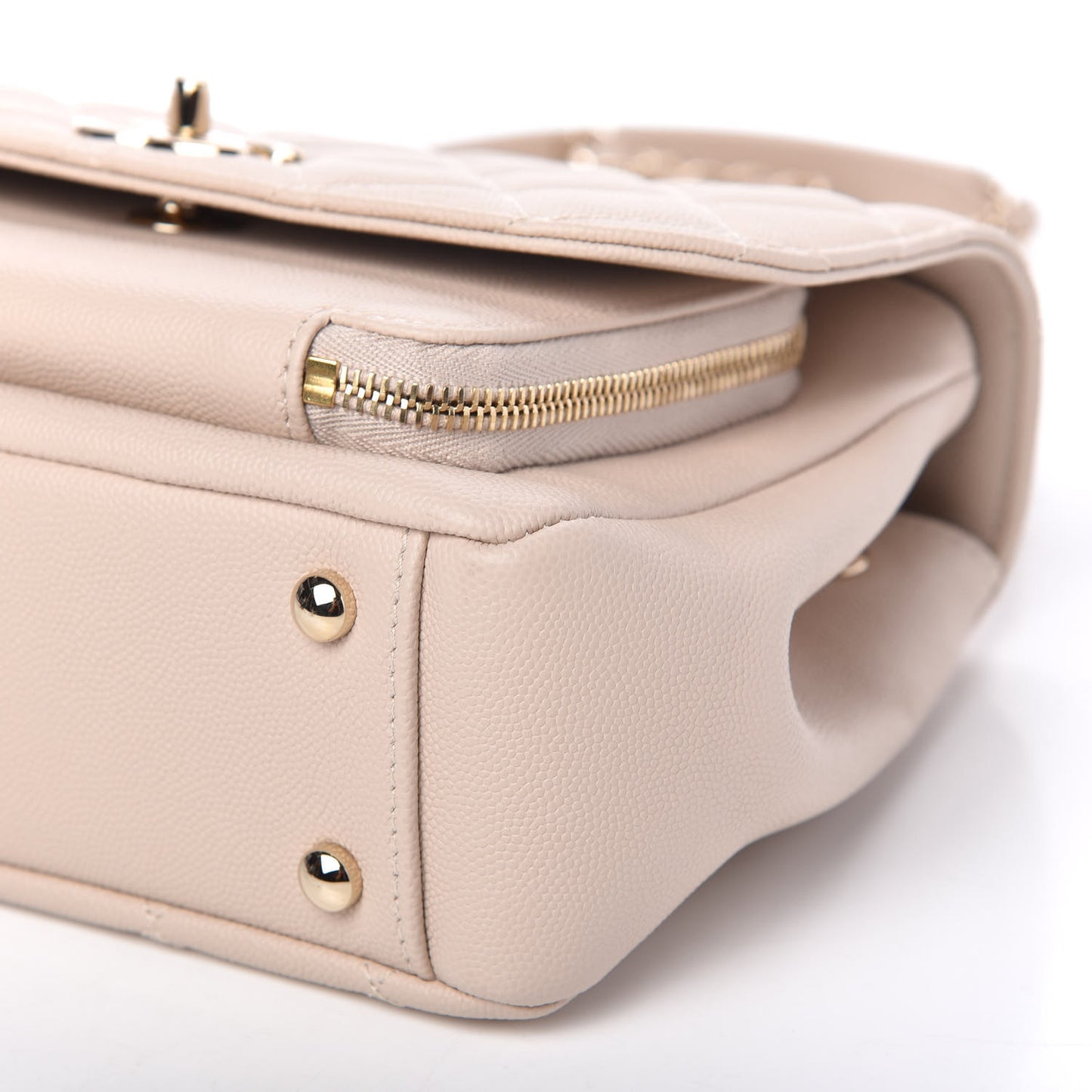 Caviar Quilted Medium Business Affinity Flap Beige