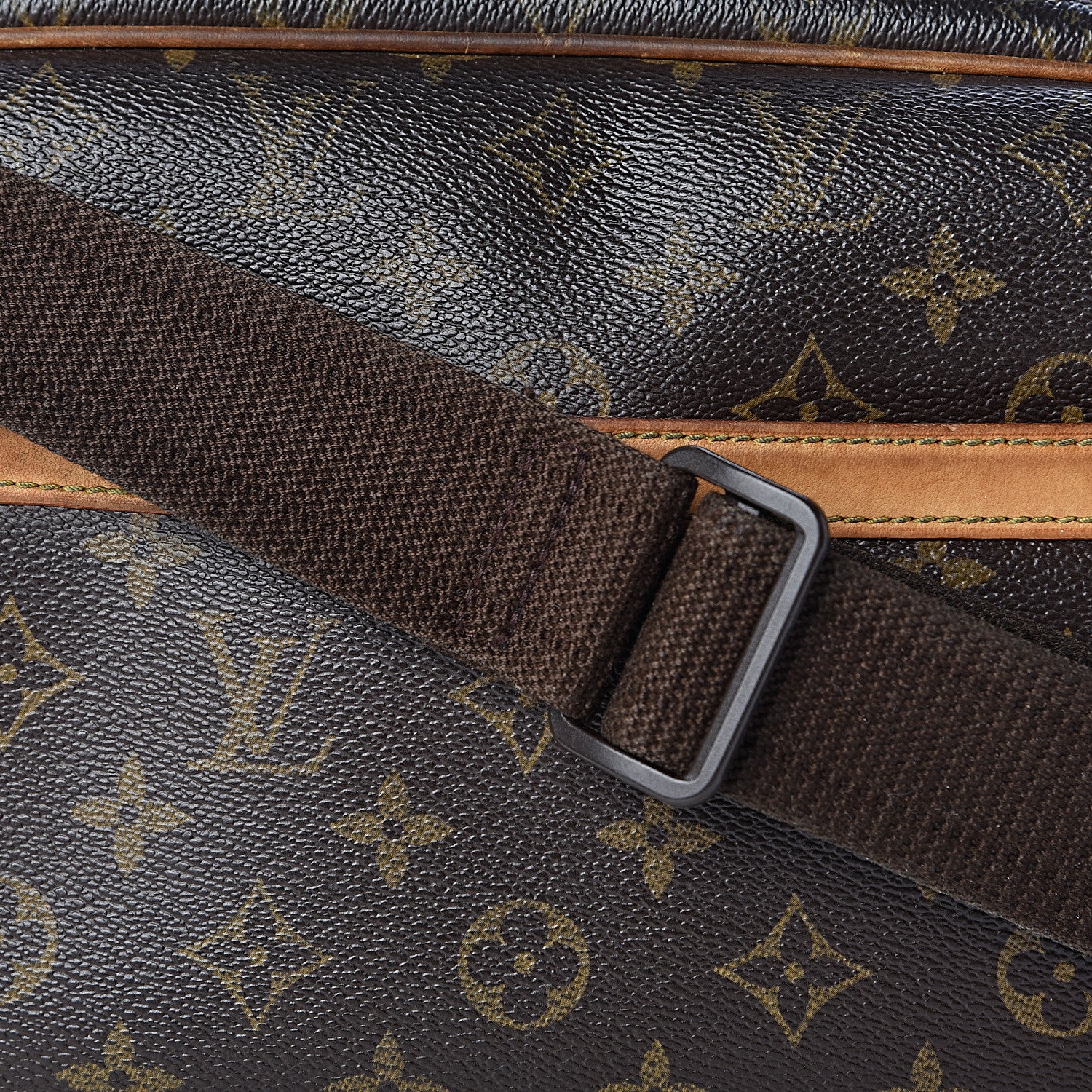 Louis Vuitton Monogram Reporter PM 12 of 24