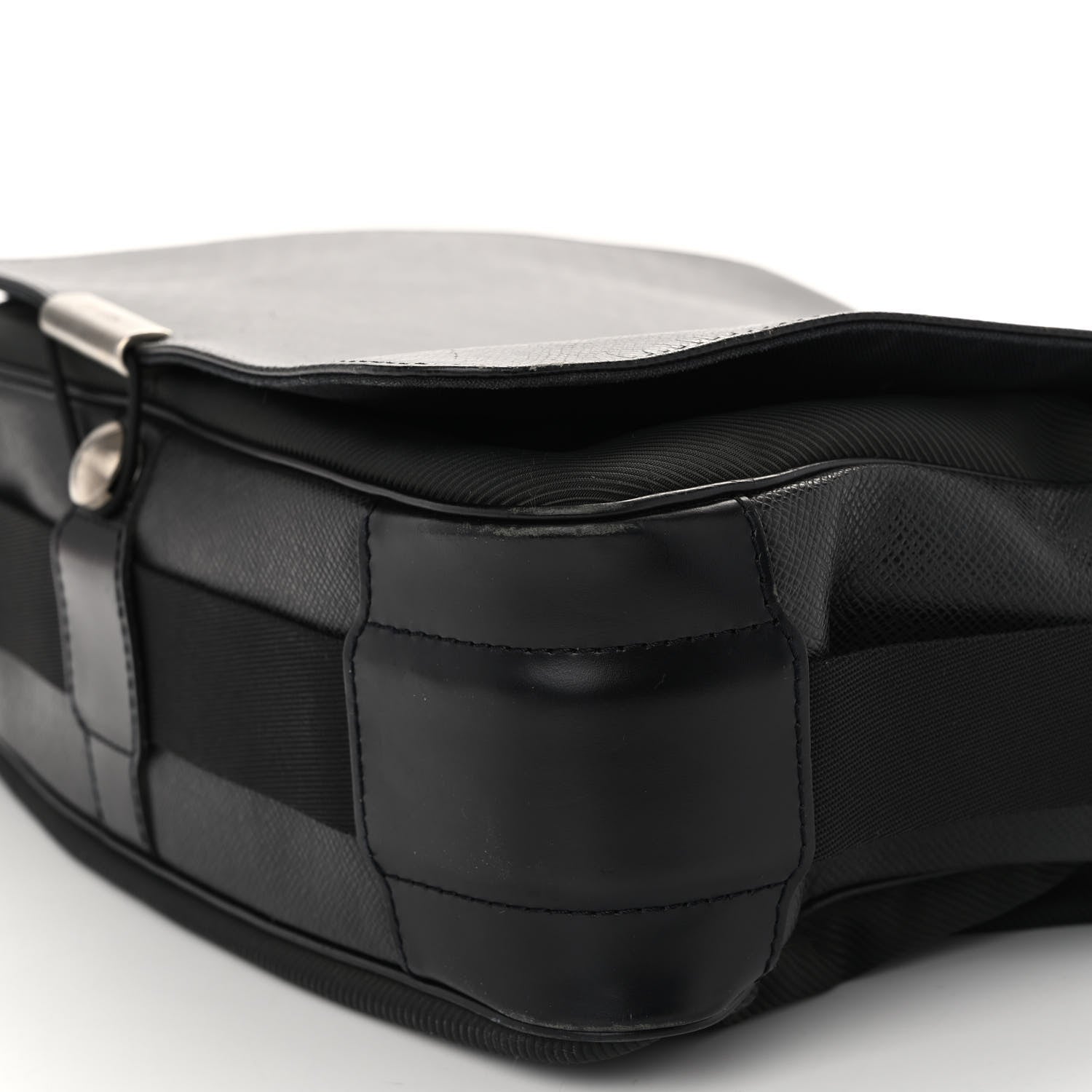 Louis Vuitton Taiga Viktor Messenger Bag Ardoise 9 of 12