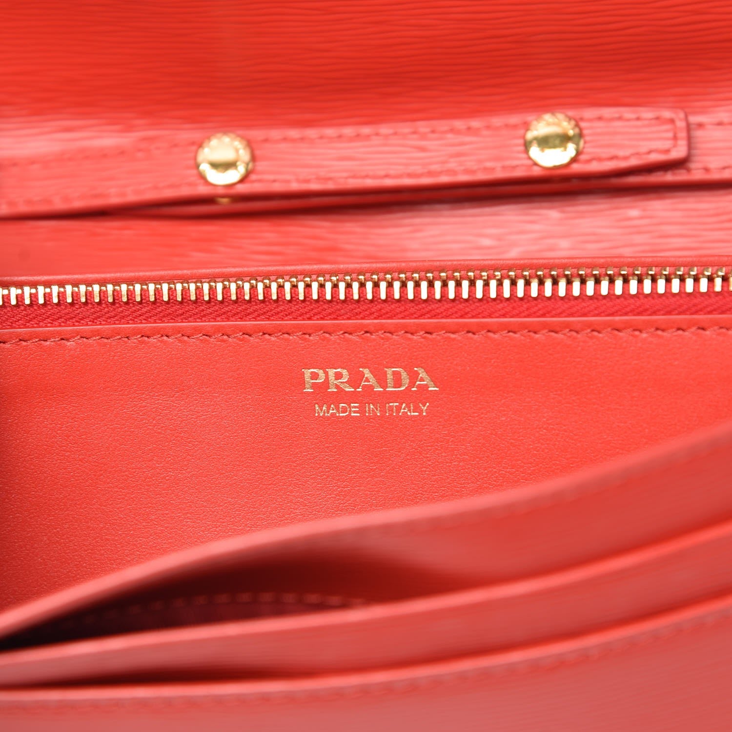 Prada Vitello Move Metal Oro Chain Wallet Lacca 6 of 10