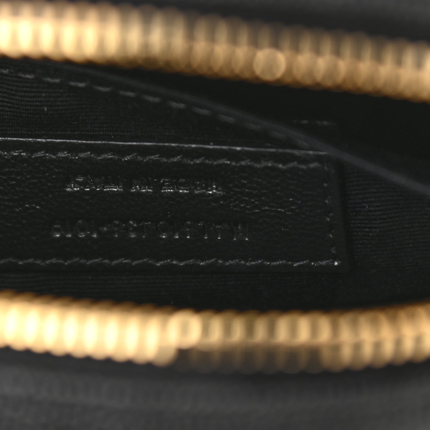 Grain De Poudre Matelasse Chevron Quilted Round Vinyle Camera Bag Black