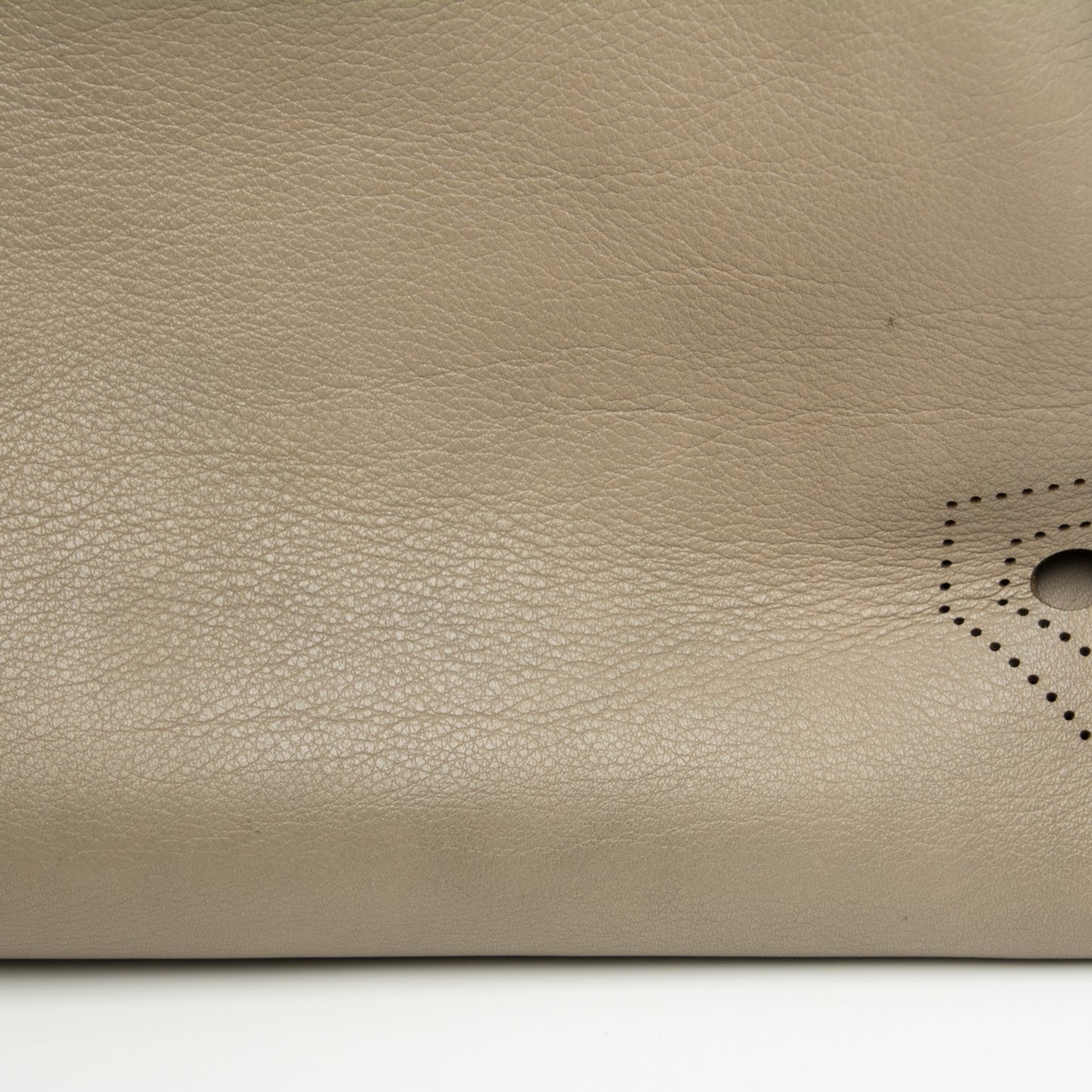 Veau Grana Perforated Blackout Hardware City Gris Cendre
