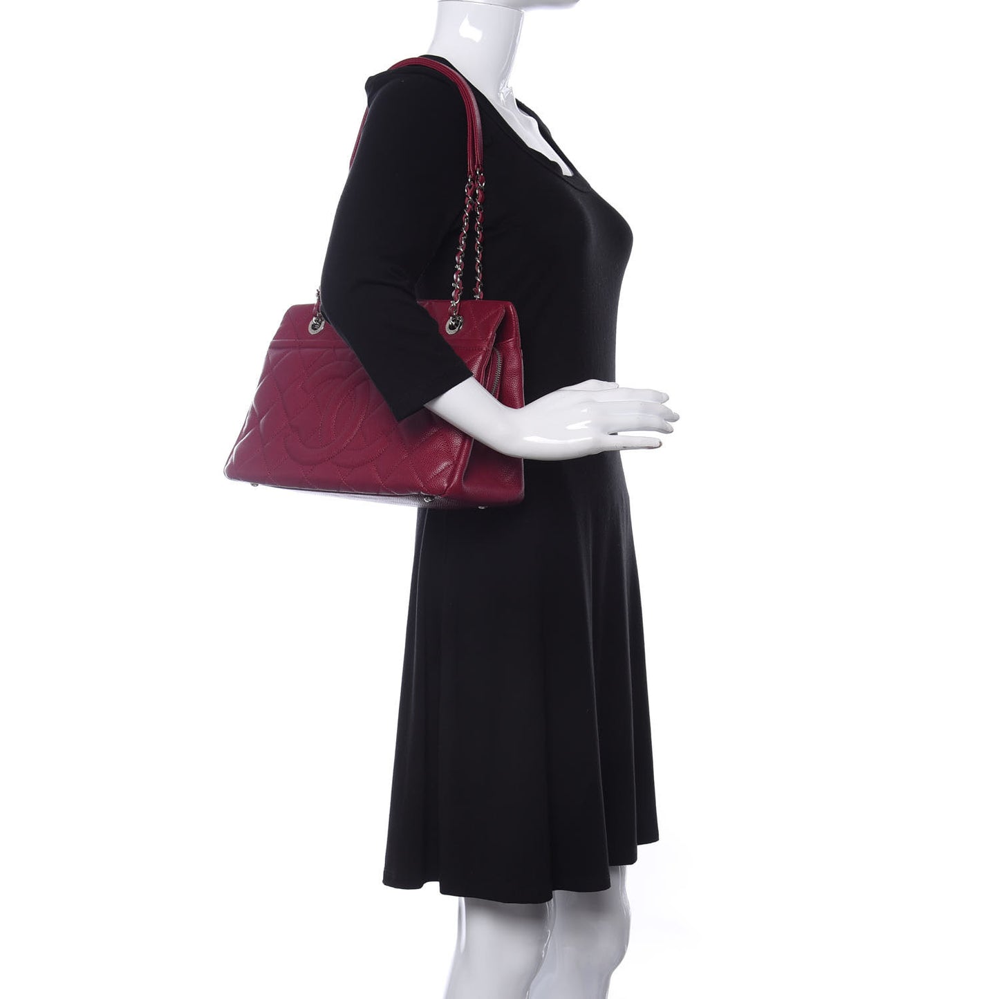 Caviar Quilted Timeless CC Shopping Tote Red