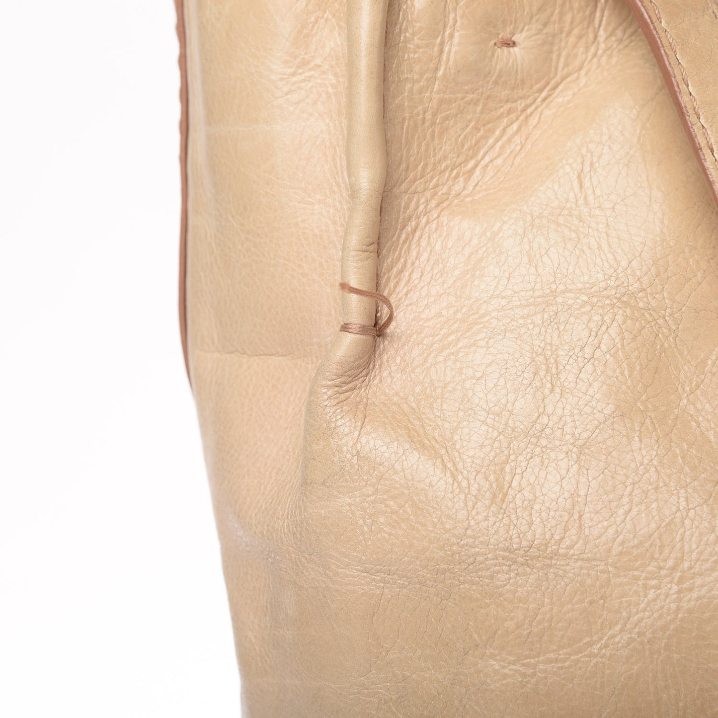 Vitello Shine Tote Cammeo