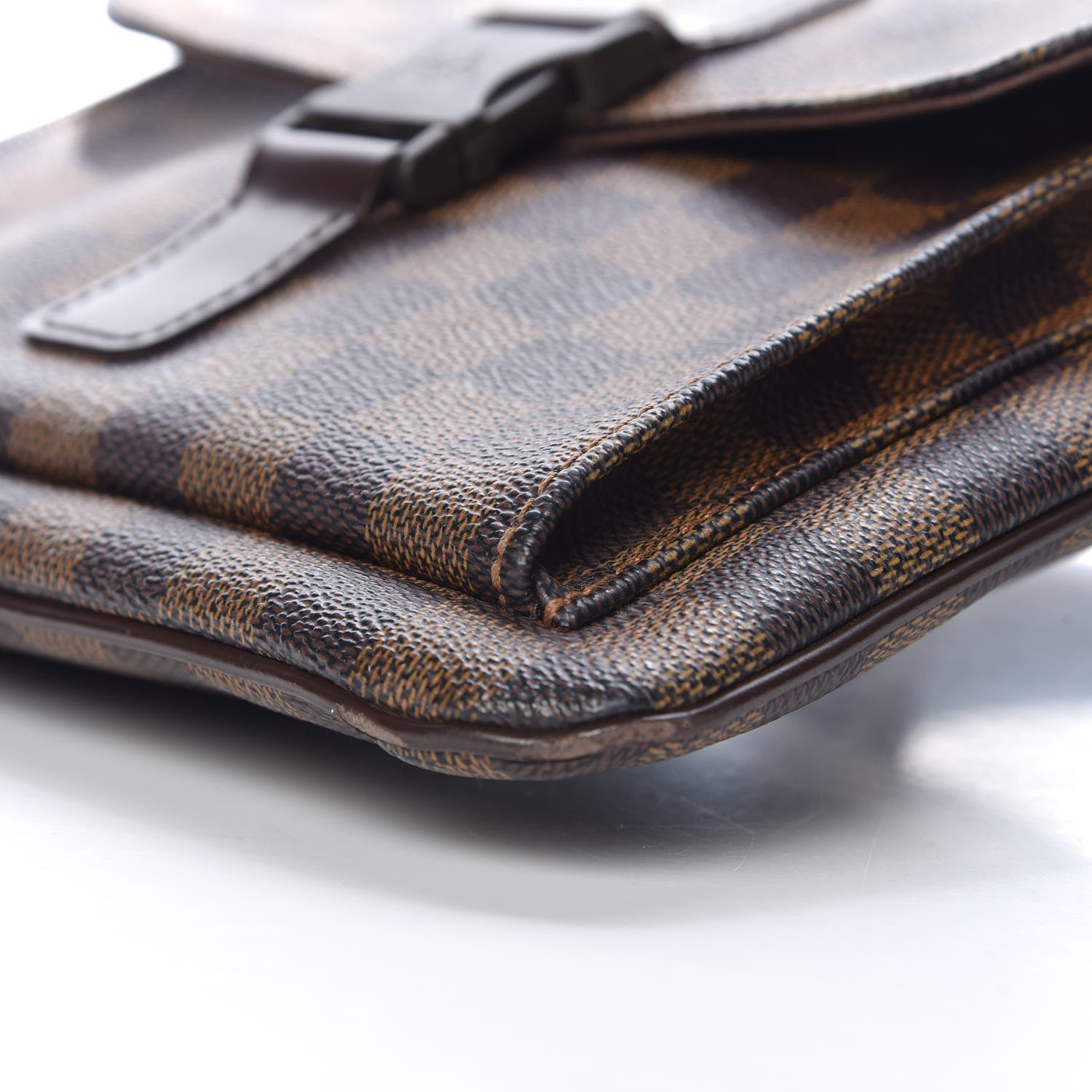 Louis Vuitton Damier Ebene Pochette Melville 8 of 8