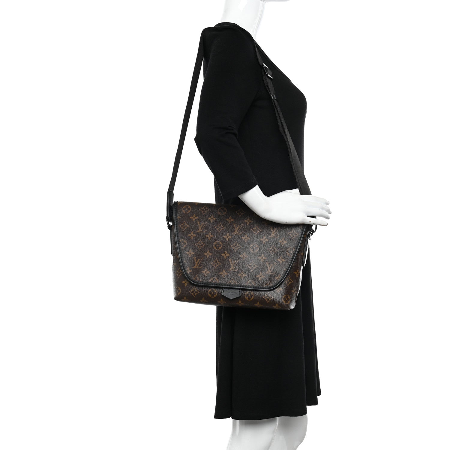 Louis Vuitton Monogram Macassar Magnetic Messenger 2 of 9