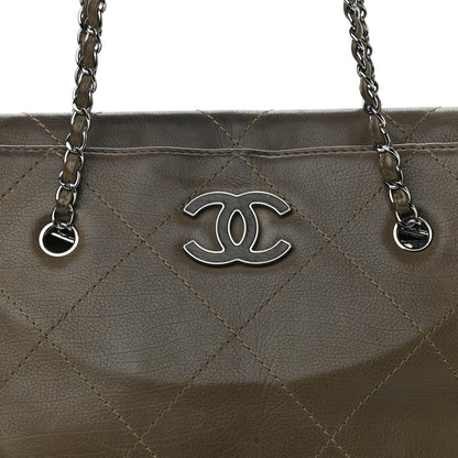 Chanel Washed Calfskin Diamond Stitch Large Hamptons Shopping Tote Green 8 of 15