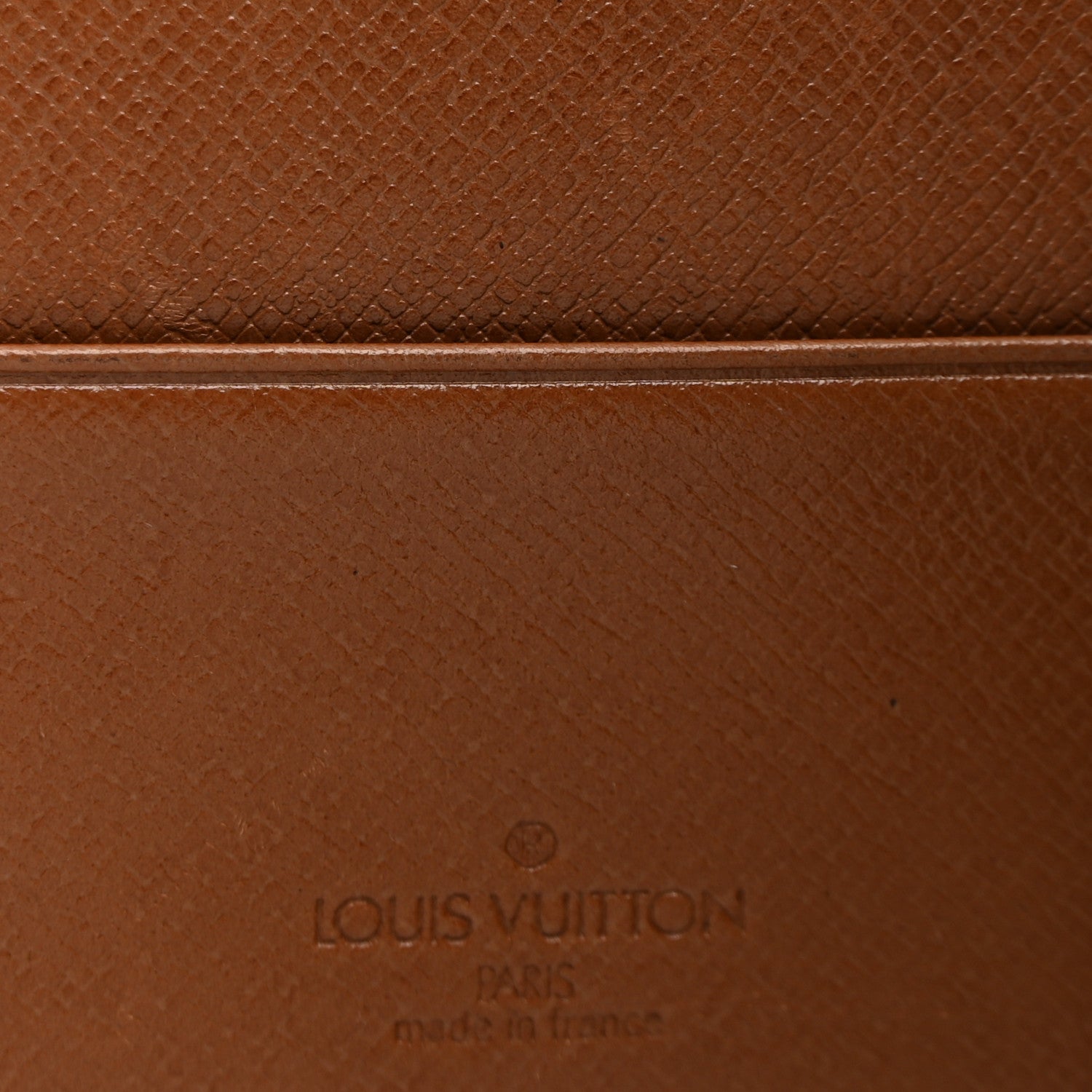 Louis Vuitton Monogram Passport Cover 6 of 6