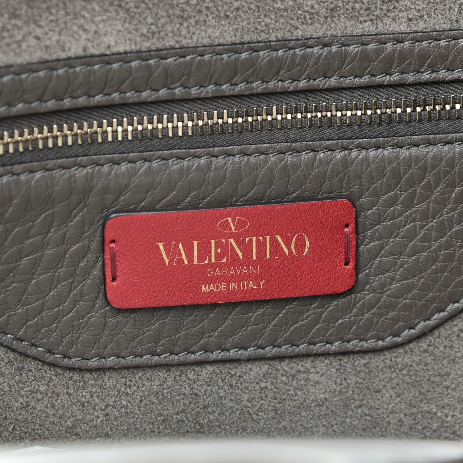 Valentino Garavani Grained Calfskin Rockstud Shoulder Tote Graphite 8 of 16