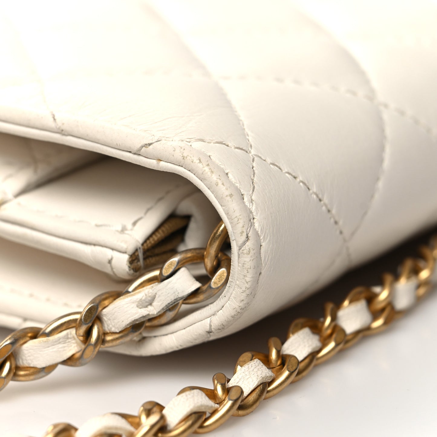 Lambskin Quilted CC Pearl Crush Wallet on Chain WOC White