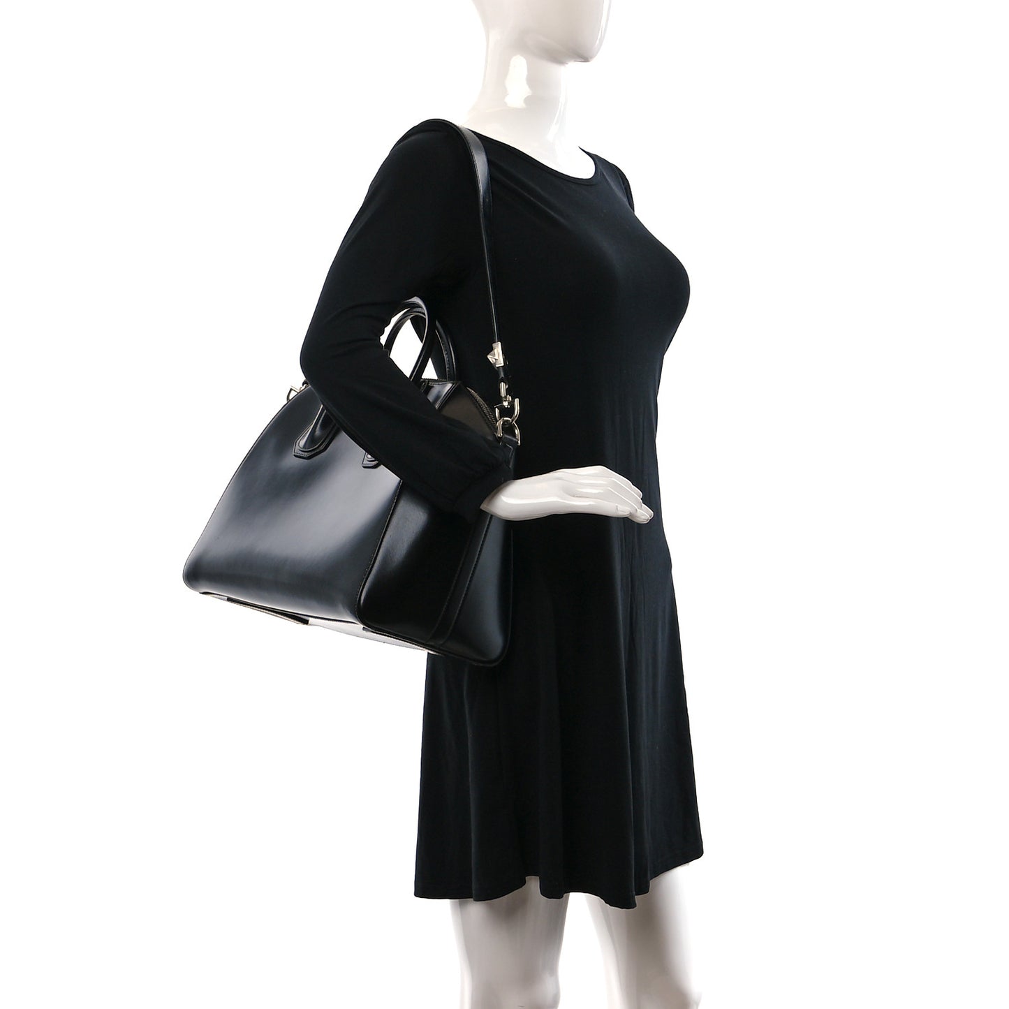 Shiny Lord Calfskin Medium Antigona Black