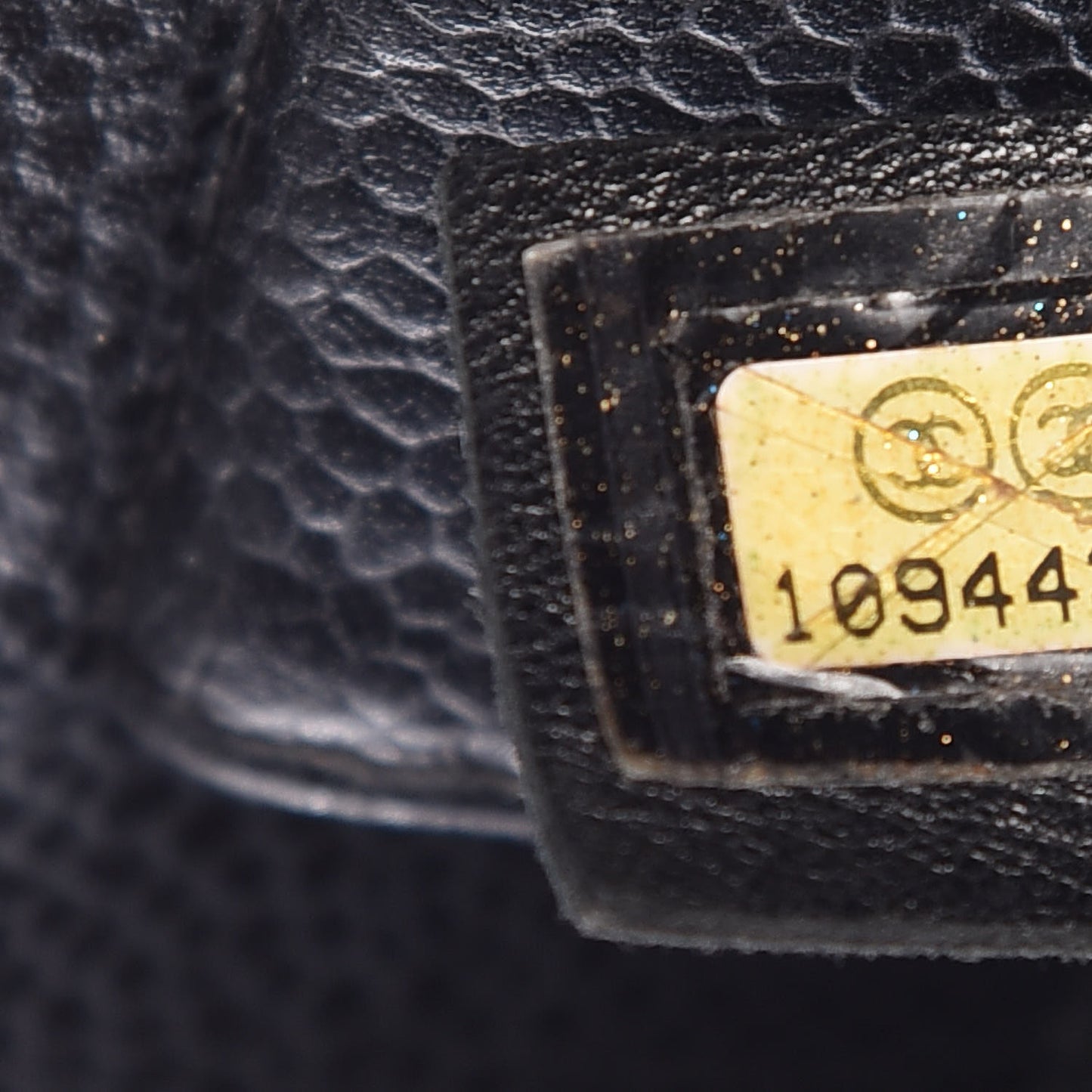 Caviar Quilted Petit Shopping Tote PST Black