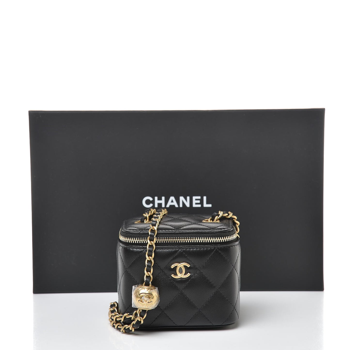 Lambskin Quilted Pearl Crush Box With Chain Black
