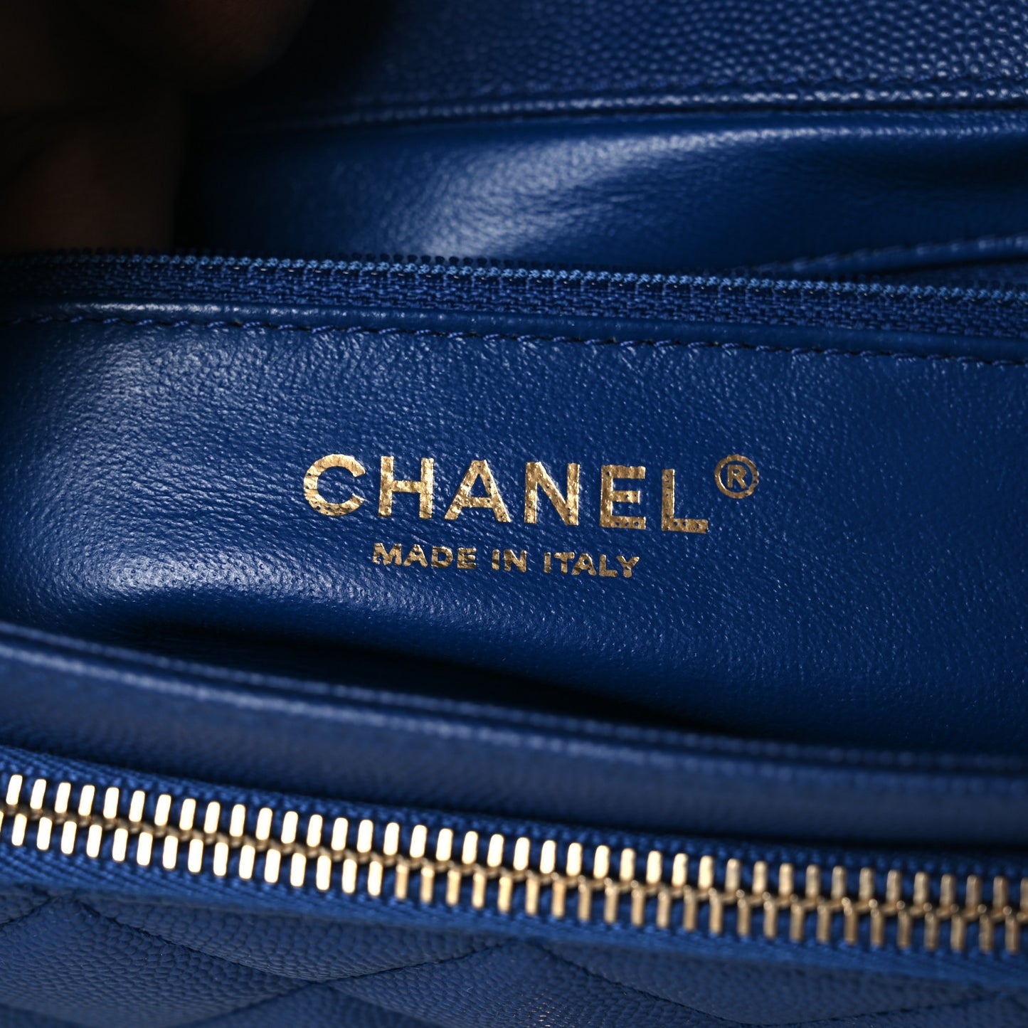 Caviar Quilted Medium Business Affinity Flap Dark Blue