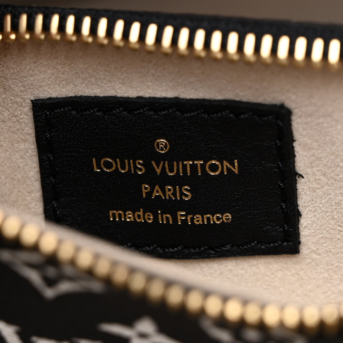 LOUIS VUITTON Monogram Giant Jungle NéoNoé Ivory