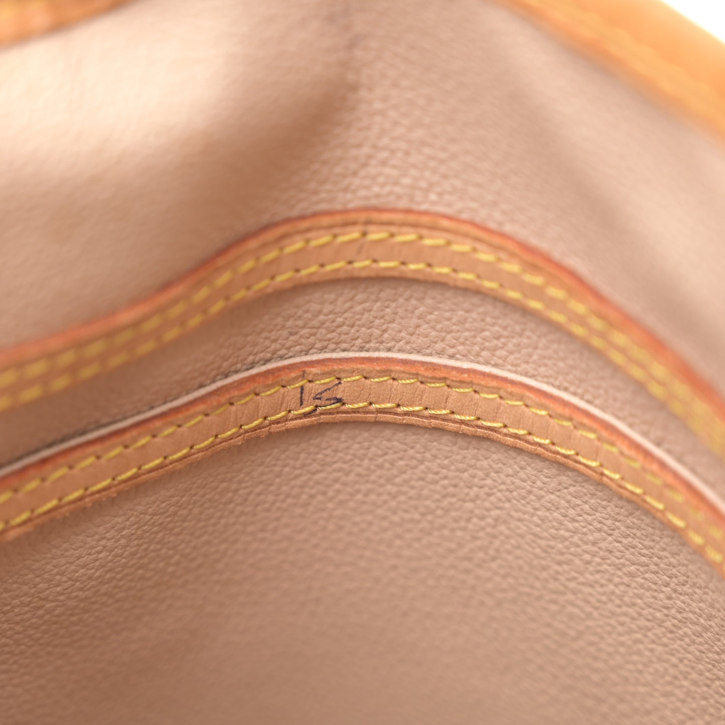 LOUIS VUITTON Monogram Petit Bucket 23
