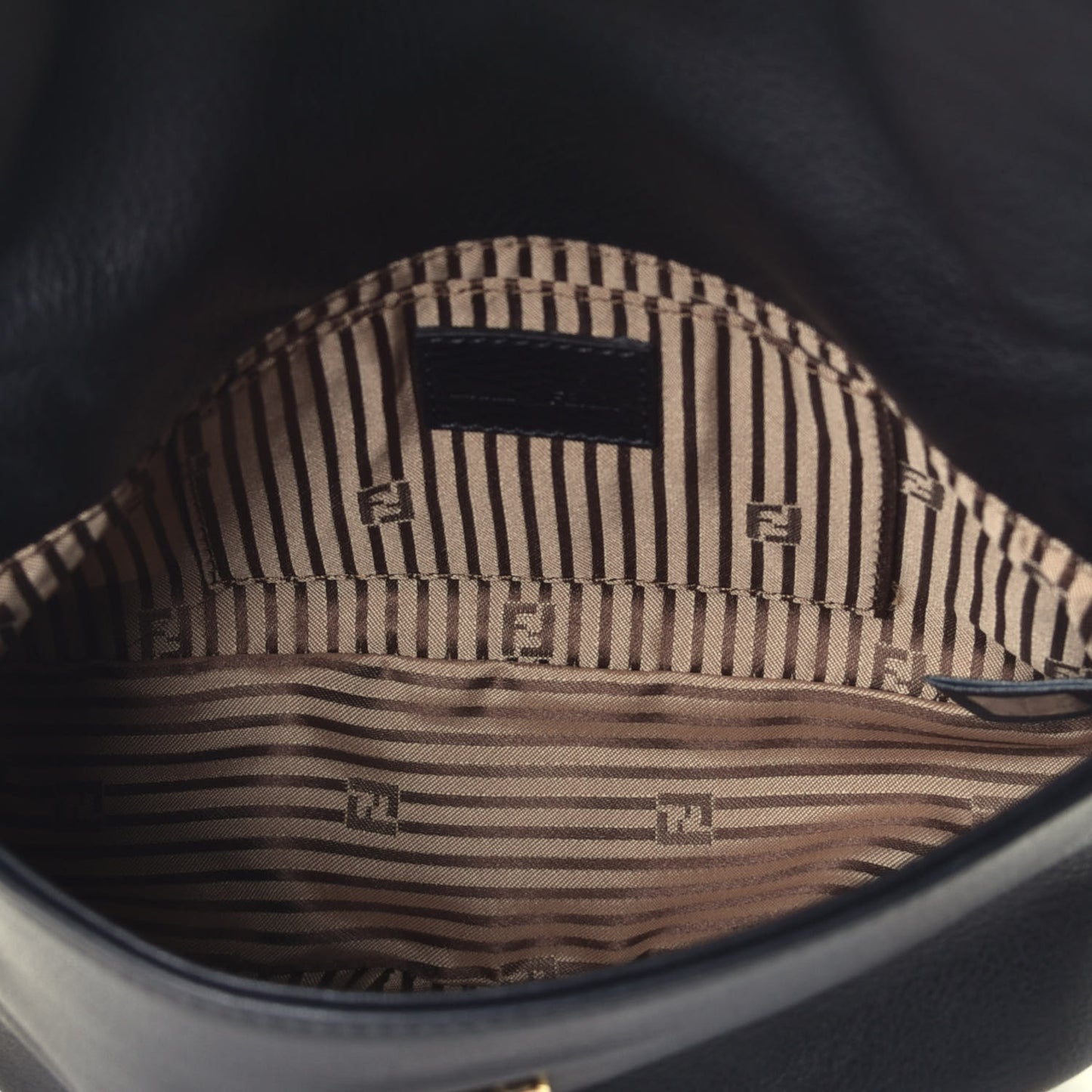 Vitello Flamingo Fendista Pouchette Crossbody Black