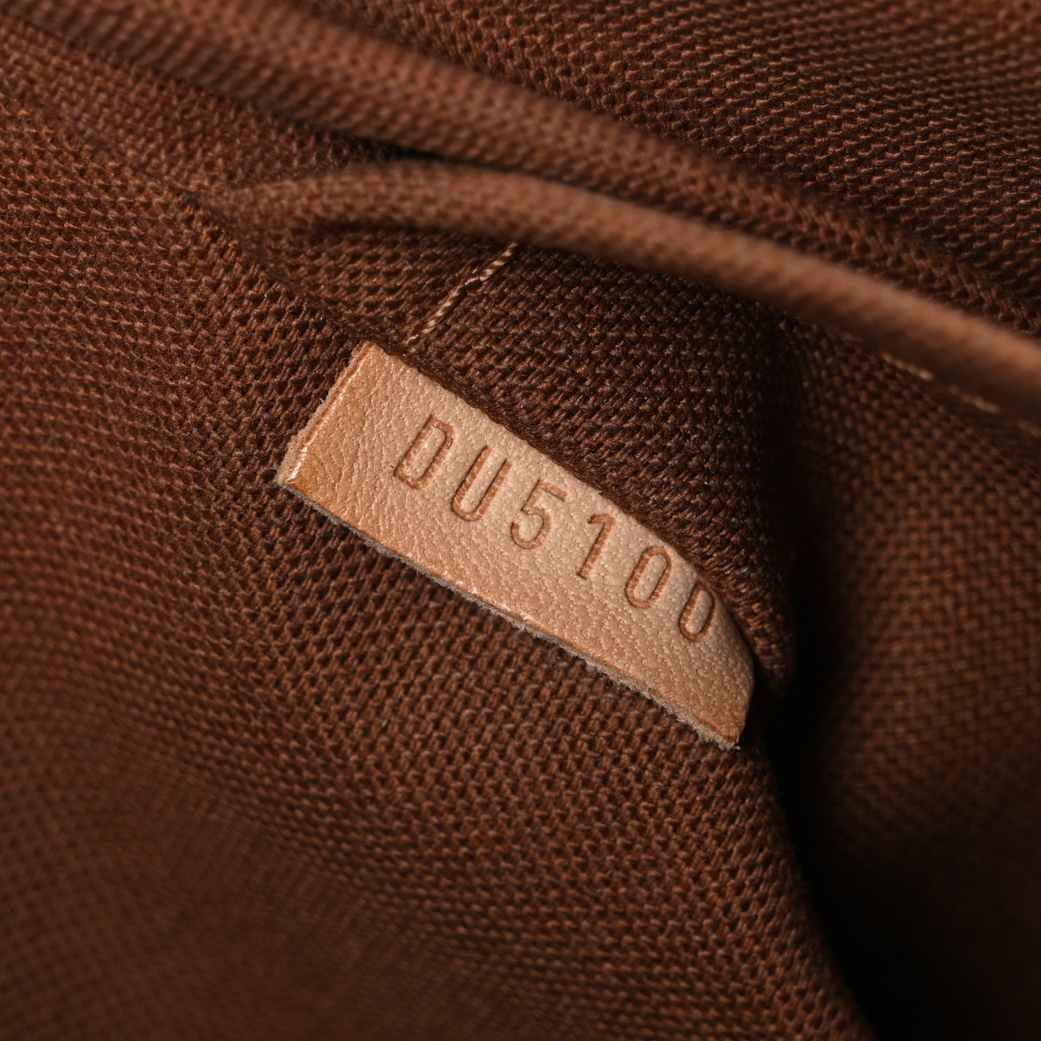 Louis Vuitton Monogram Beaubourg MM Messenger Bag 7 of 10
