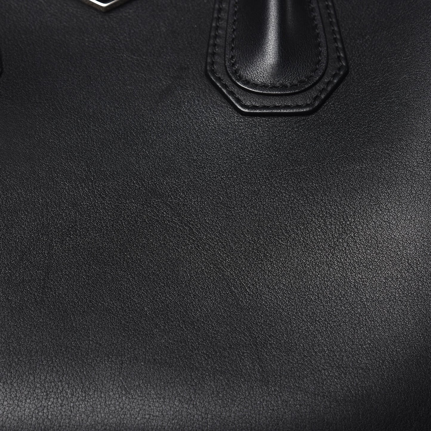 Calfskin Medium Metal Antigona Black