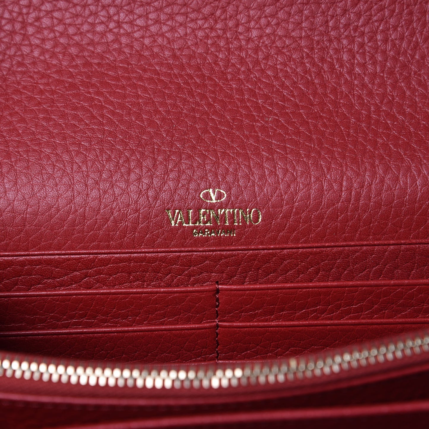 Pebbled Calfskin Rockstud Envelope Wallet on Chain Rosso Valentino