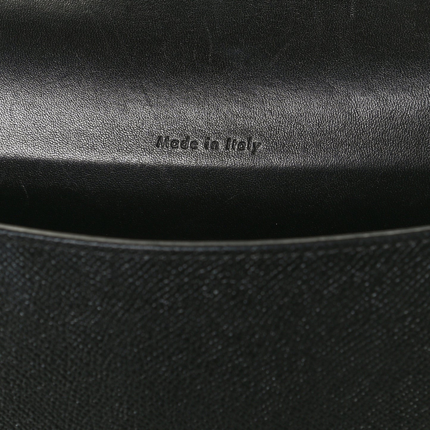 Grained Calfskin Medium Trotteur Black