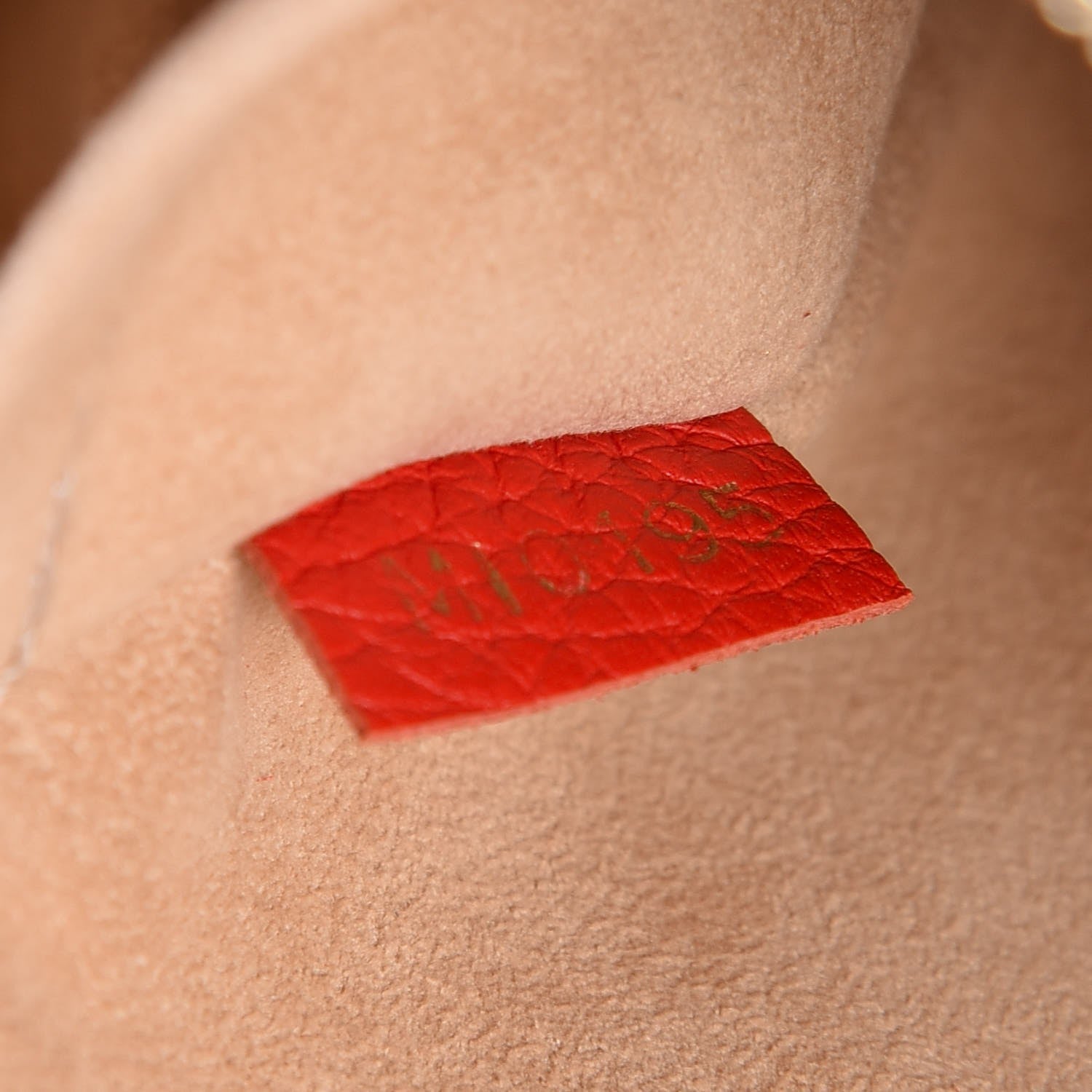 Louis Vuitton Taurillon Volta Coquelicot 8 of 8
