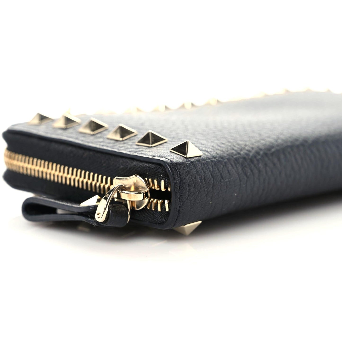Pebbled Calfskin Rockstud Zip Around Wallet Black
