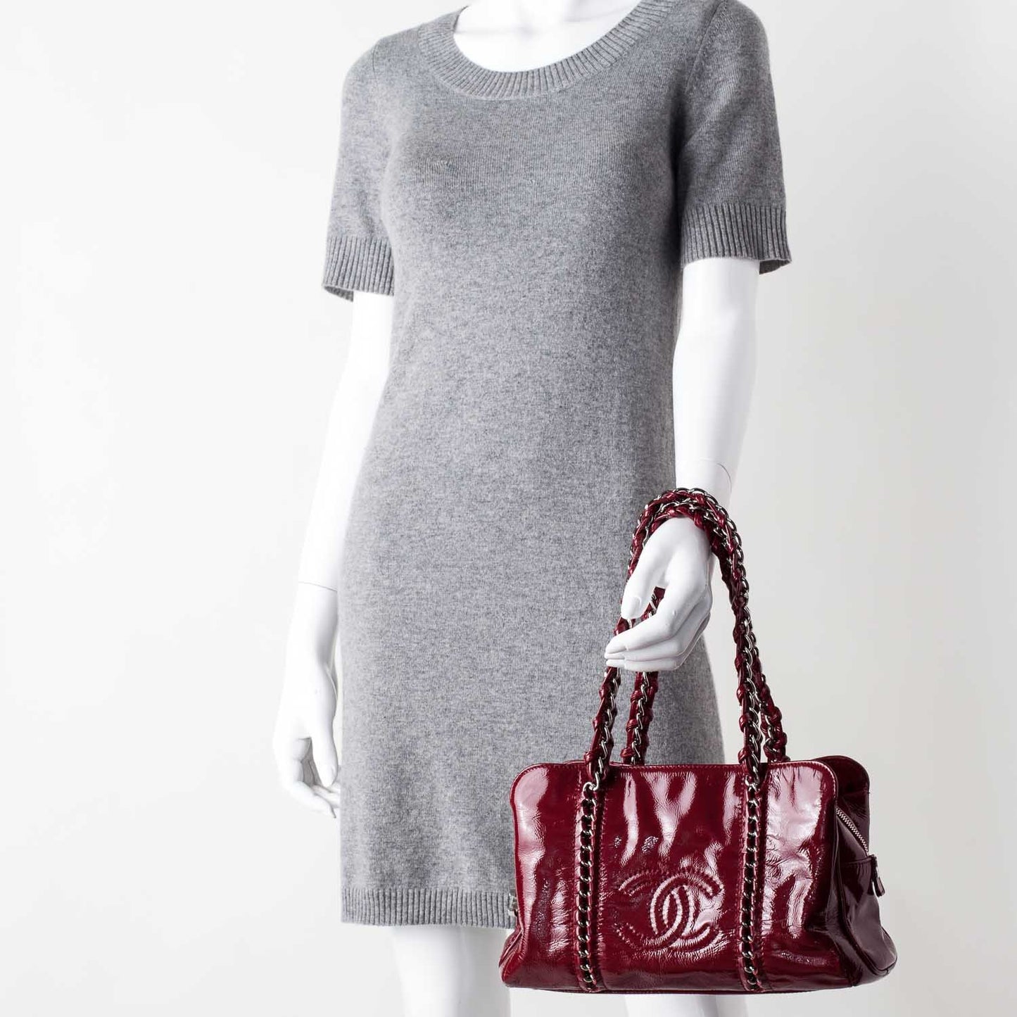Patent Luxe Ligne Medium Tote Red