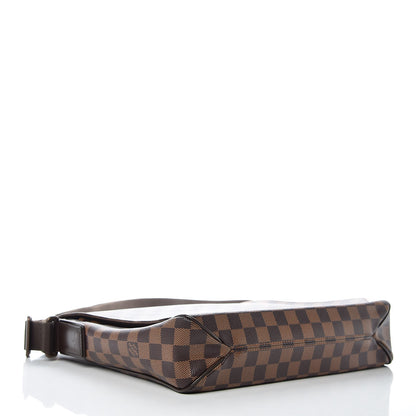 Louis Vuitton Damier Ebene District MM 4 of 10