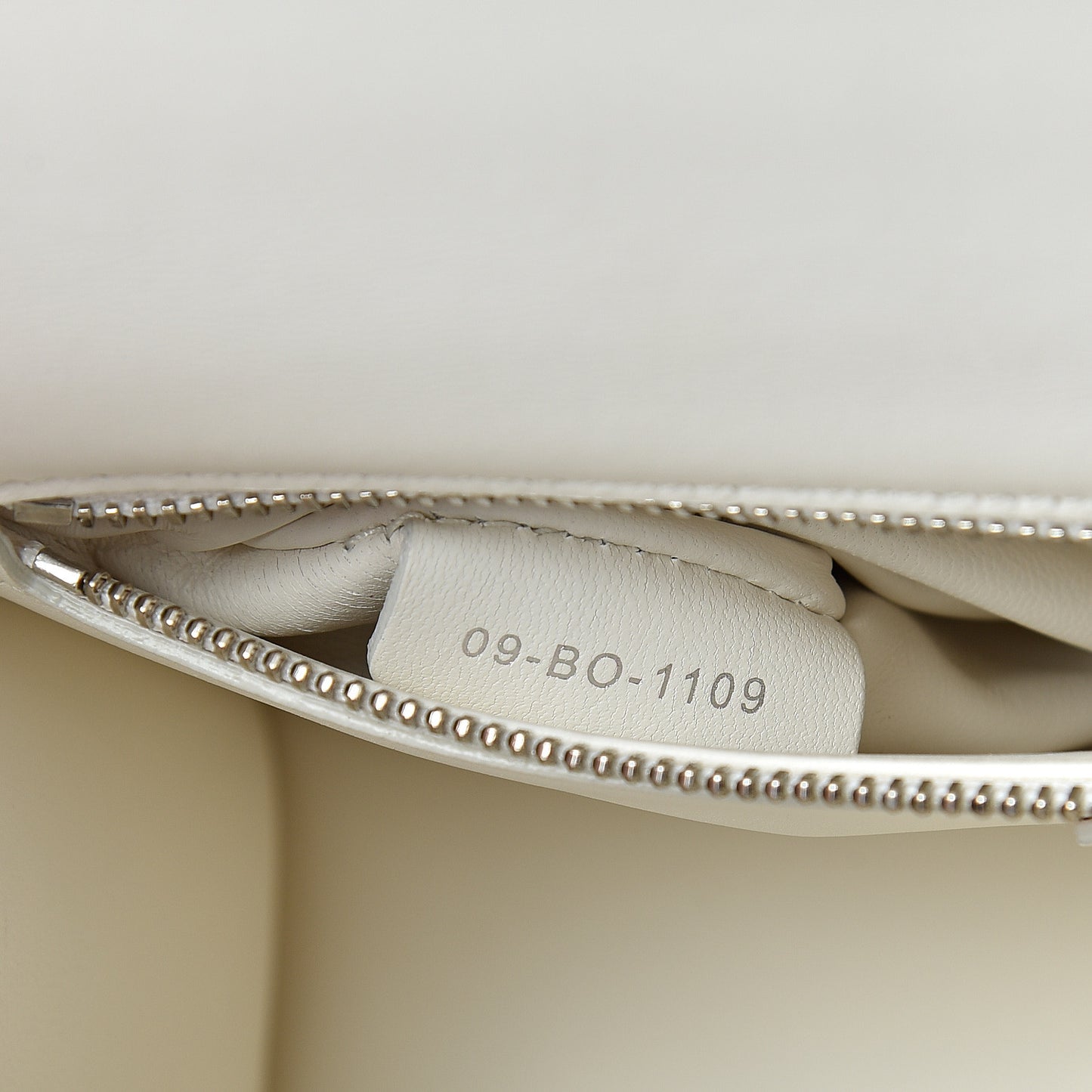 Grained Calfskin 30 Montaigne Chain Flap Bag White