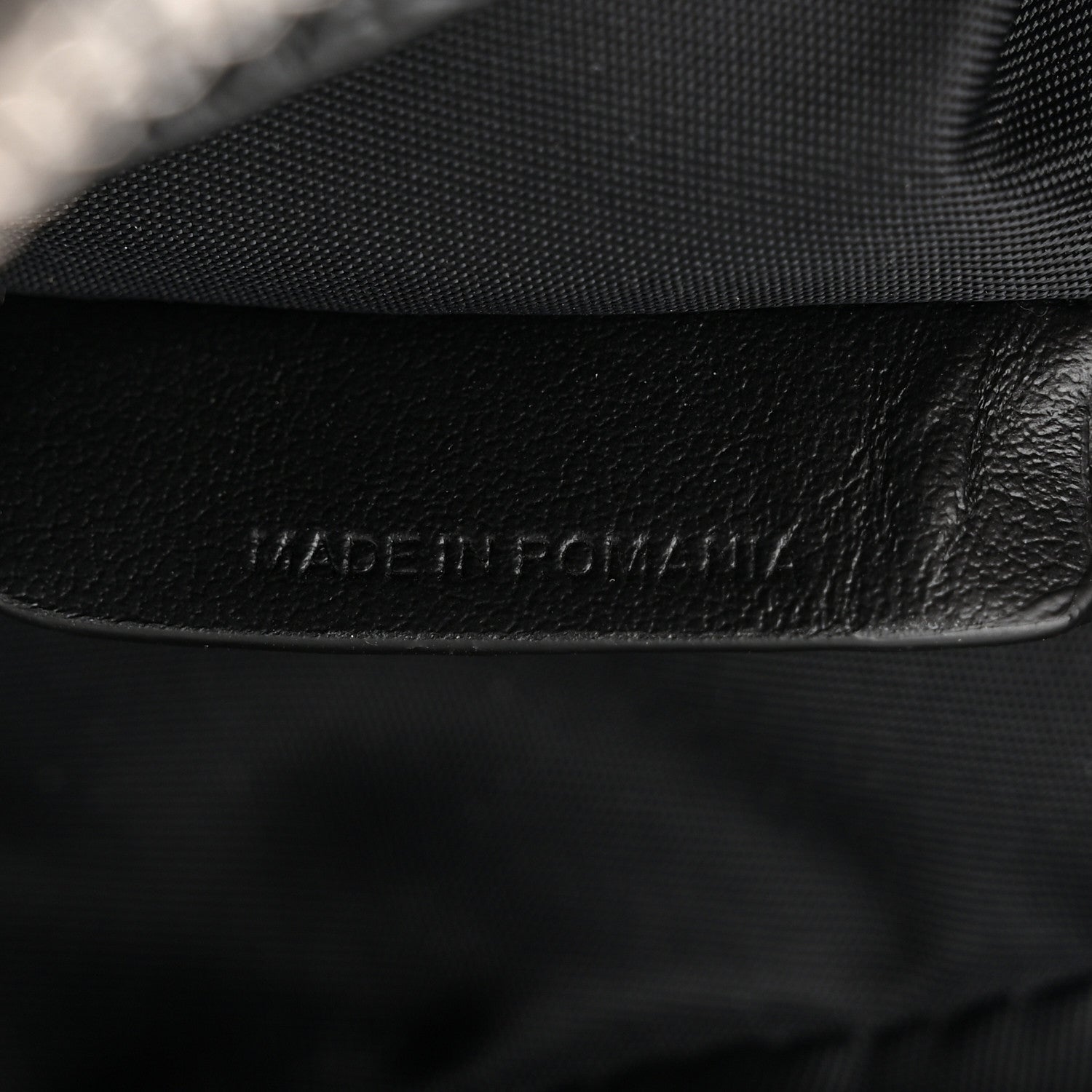 Burberry Pebbled Calfskin Logo Embossed Thornton Messenger Bag Black 7 of 11