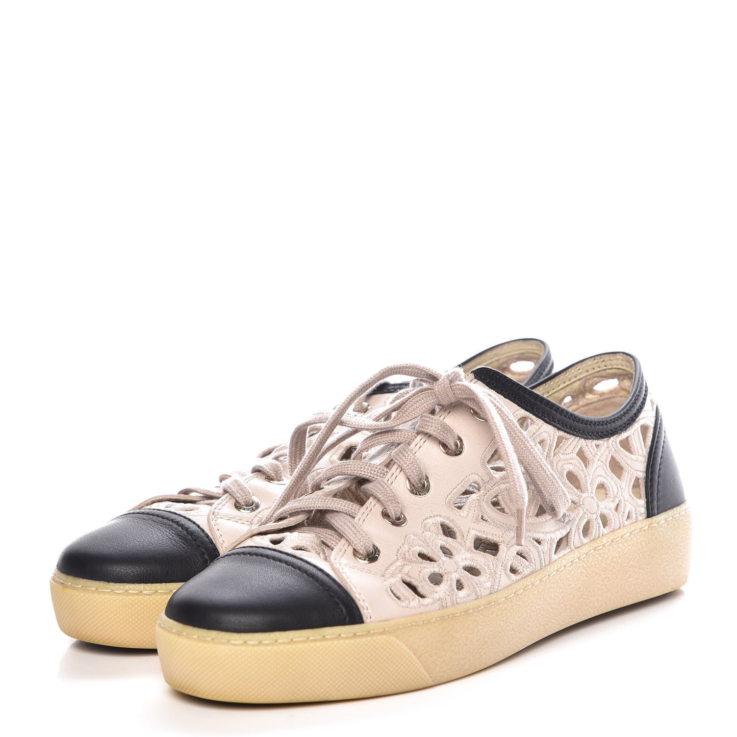 Grained Goatskin Hollow Out Flower Sneakers 37 Beige Black