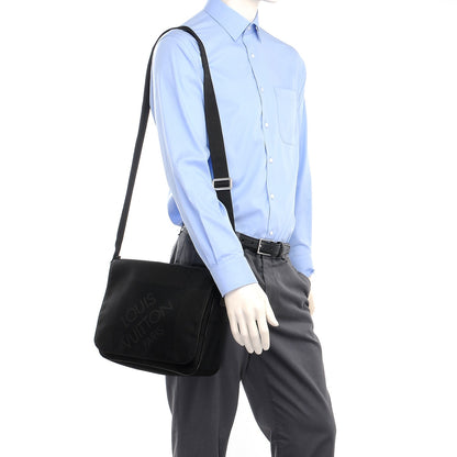 Louis Vuitton Damier Geant Petit Messenger Bag Black 2 of 17