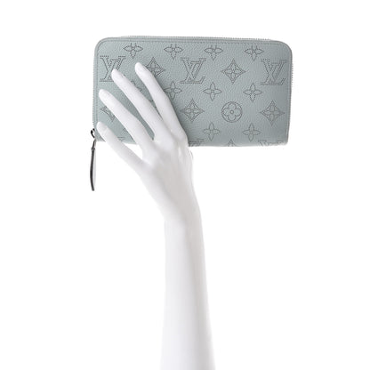 Louis Vuitton Mahina Zippy Wallet Vert Lagon 2 of 9