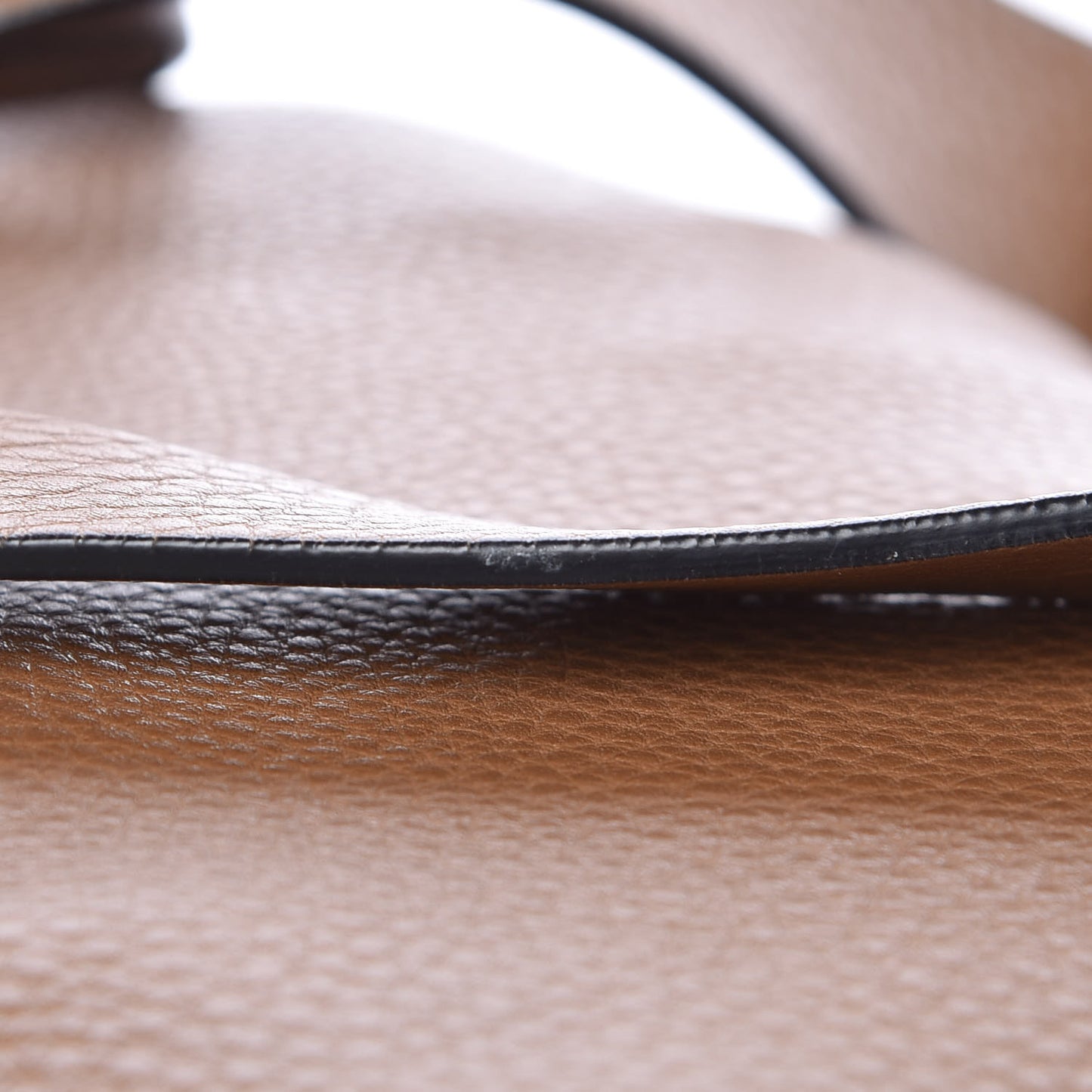 Pebbled Calfskin Small Rockstud Flip-Lock Messenger Bag Light Cuir