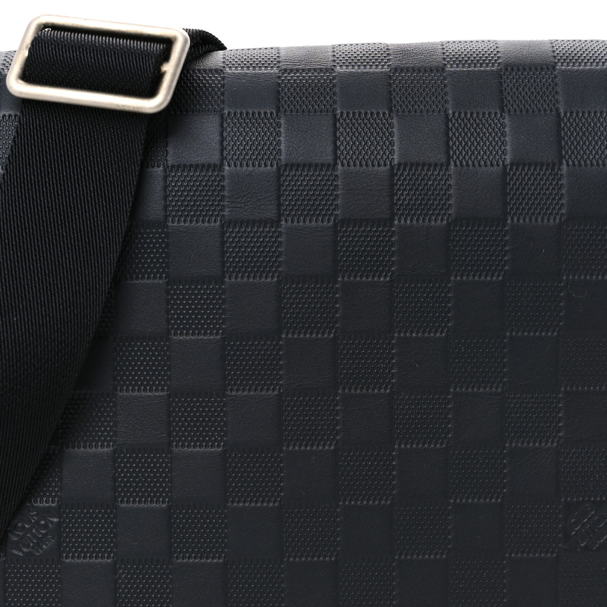 Damier Infini District PM Onyx