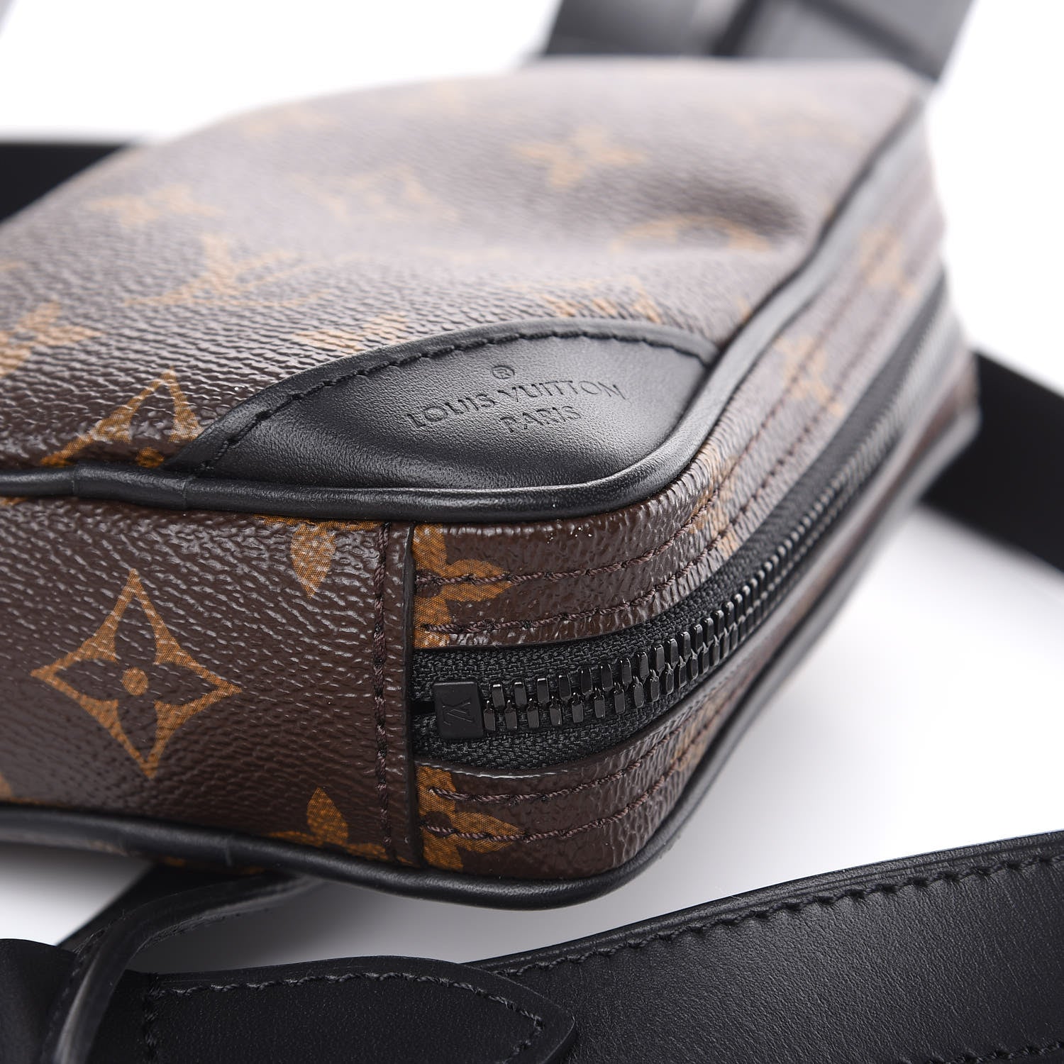 Louis Vuitton Monogram Utility Side Bag 10 of 10