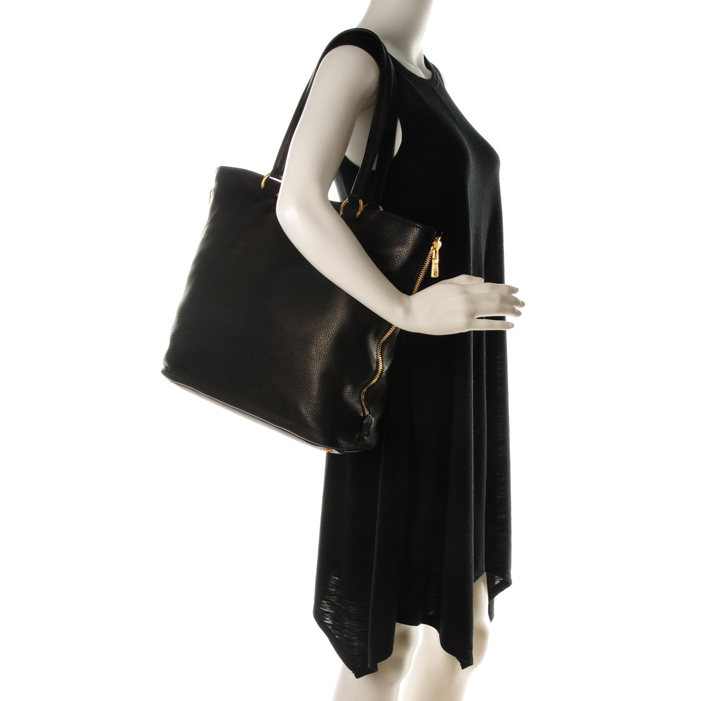 Vitello Daino Side Zip Tote Black