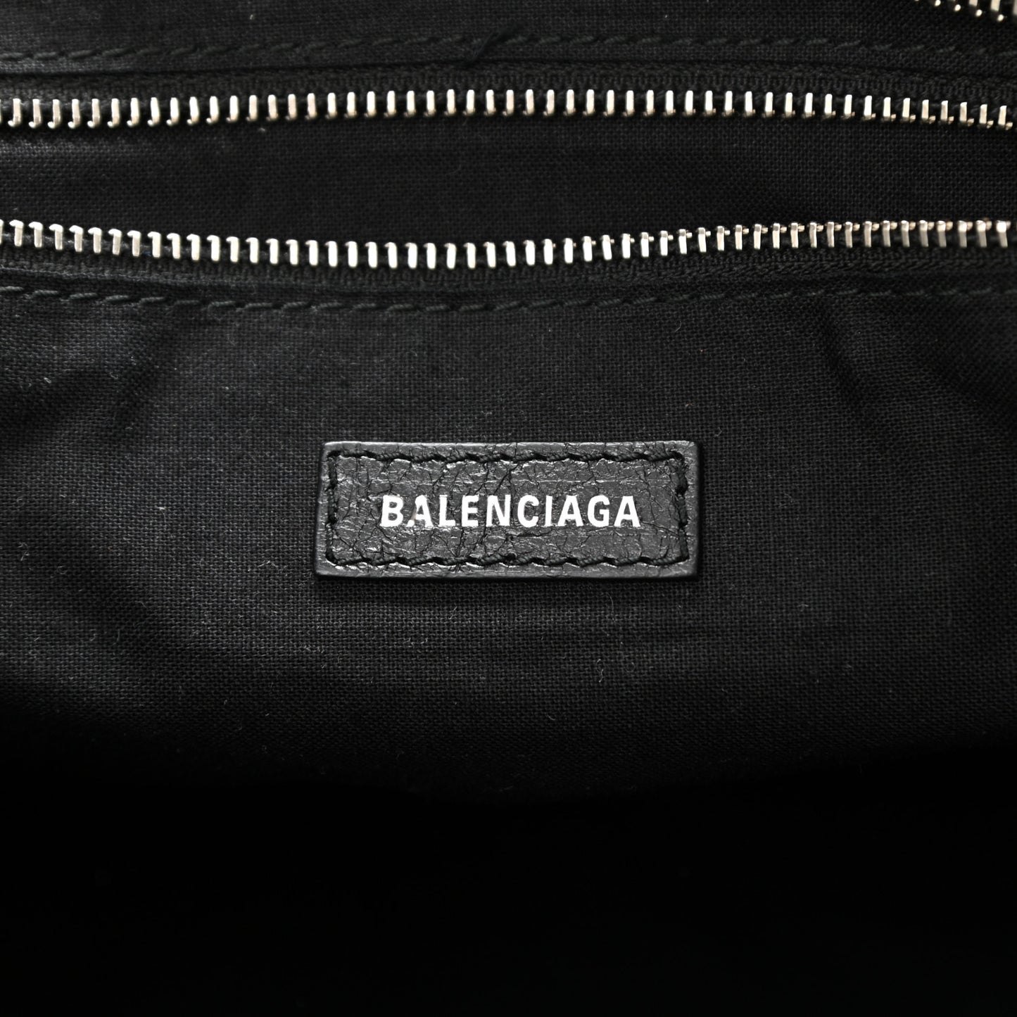 Agneau Classic Silver Hardware City Logo Strap Black White