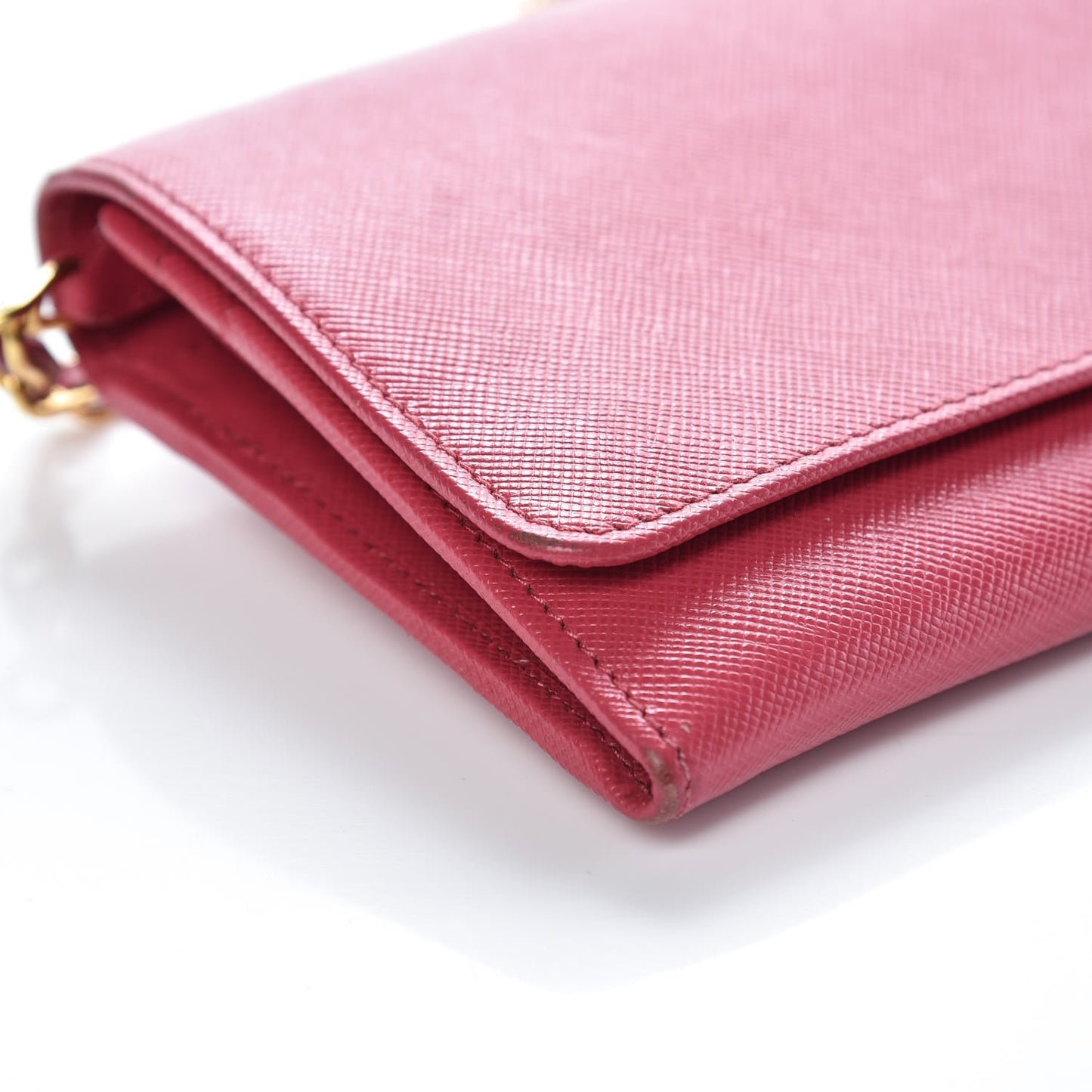 Saffiano Metal Oro Chain Wallet Peonia