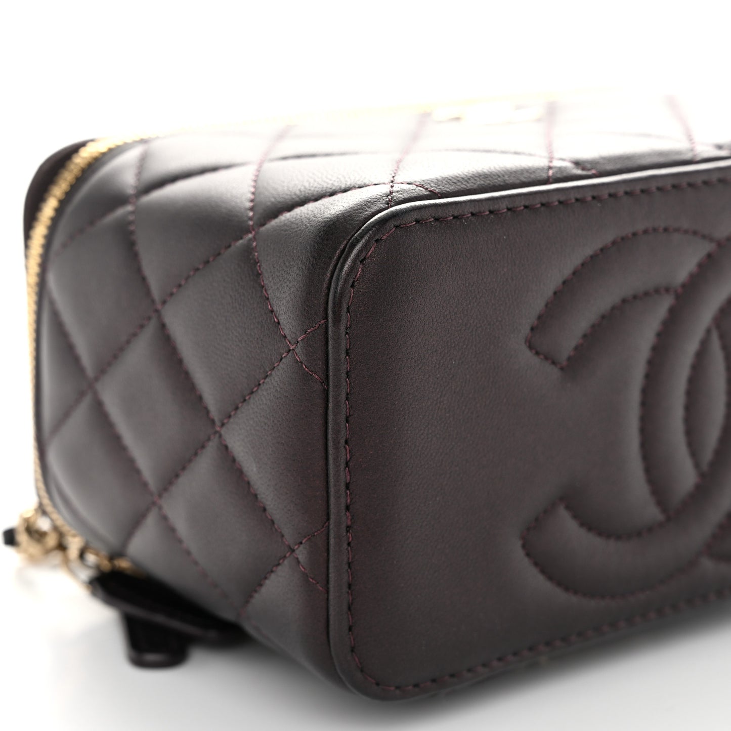Iridescent Lambskin Quilted Small Top Handle Vanity Case With Chain Burgundy