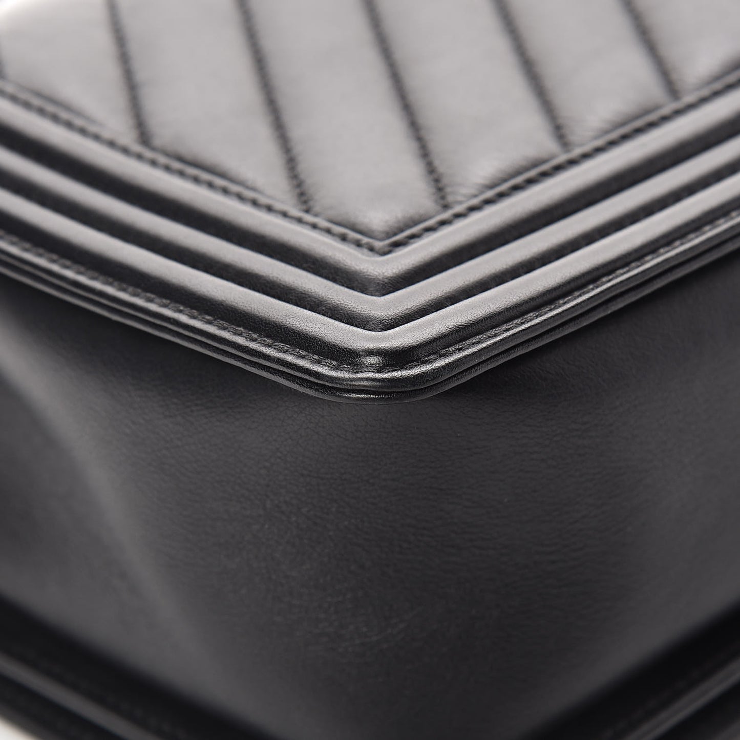 Calfskin Chevron Quilted New Medium Boy Flap Black