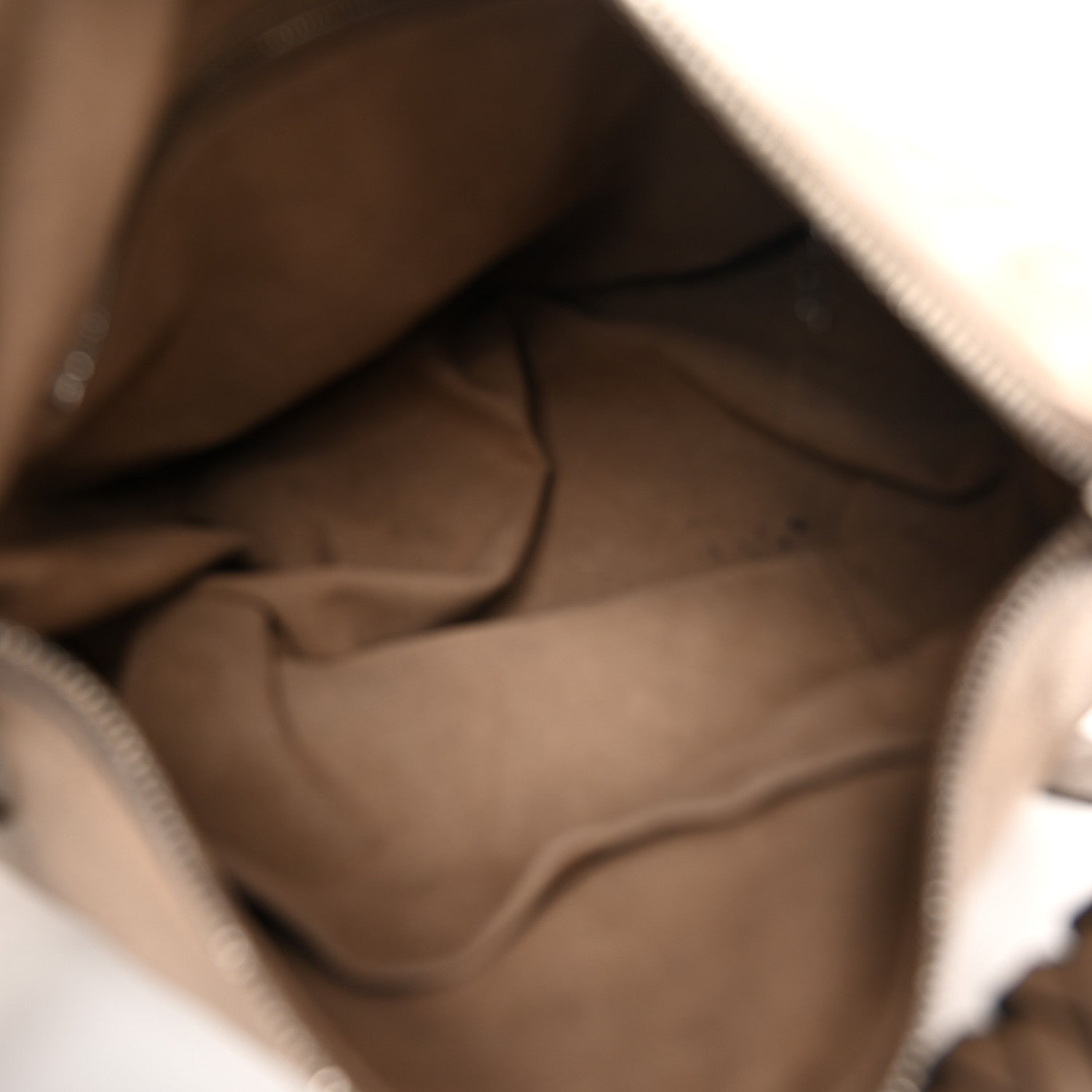 Louis Vuitton Mahina Beaubourg Hobo MM Galet 5 of 11